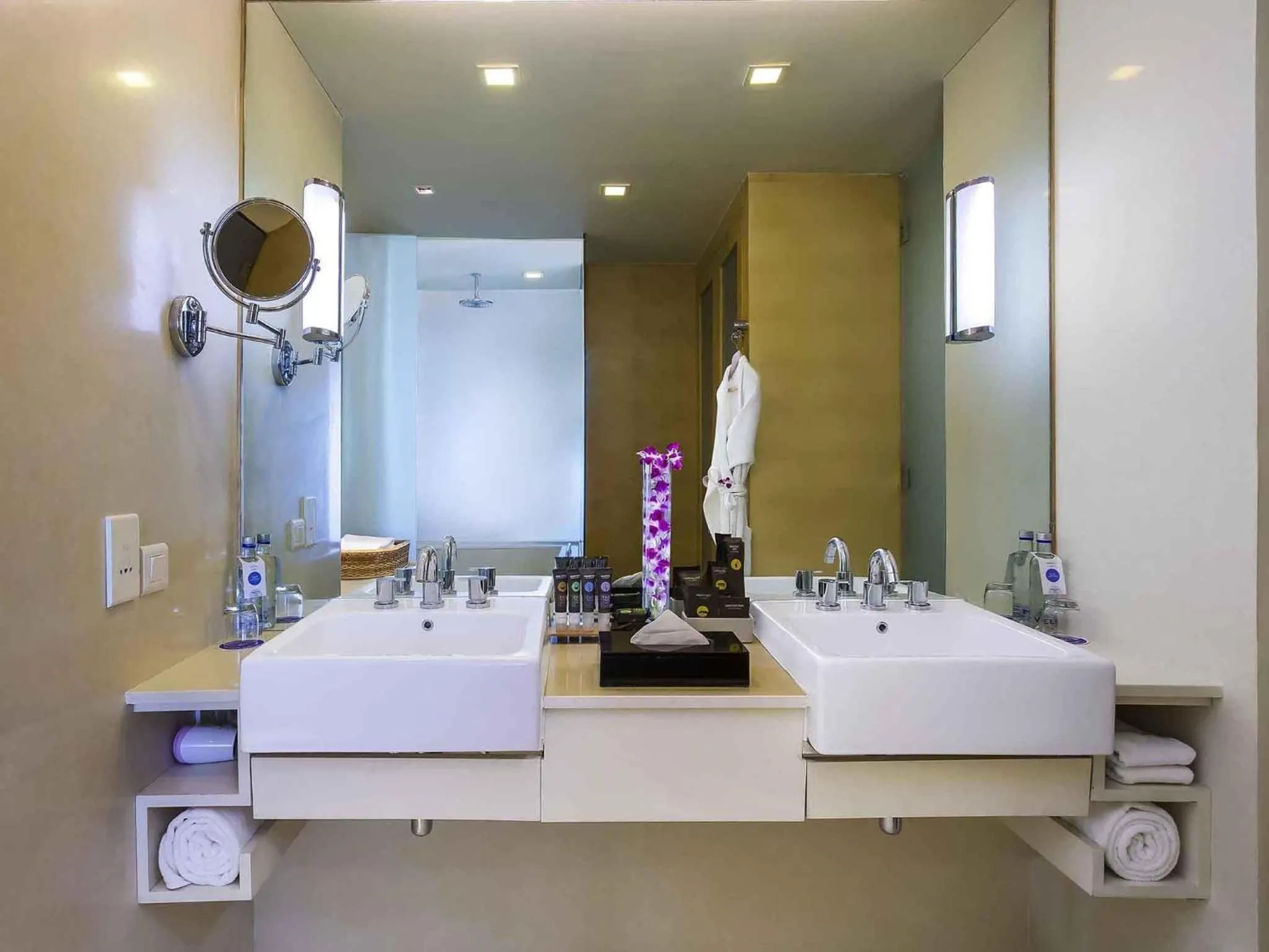 Bedroom in Novotel Hyderabad Airport