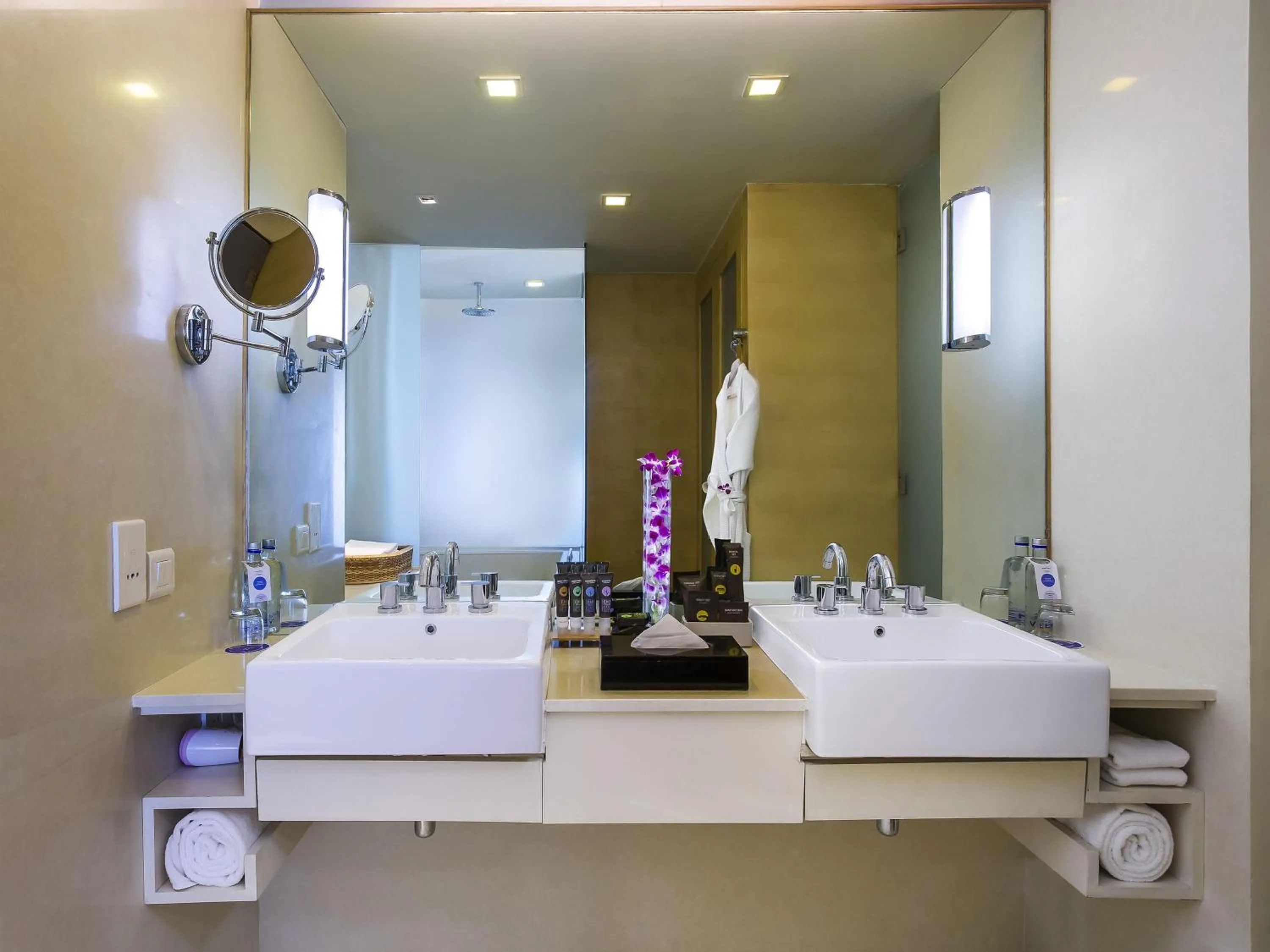 Bedroom in Novotel Hyderabad Airport