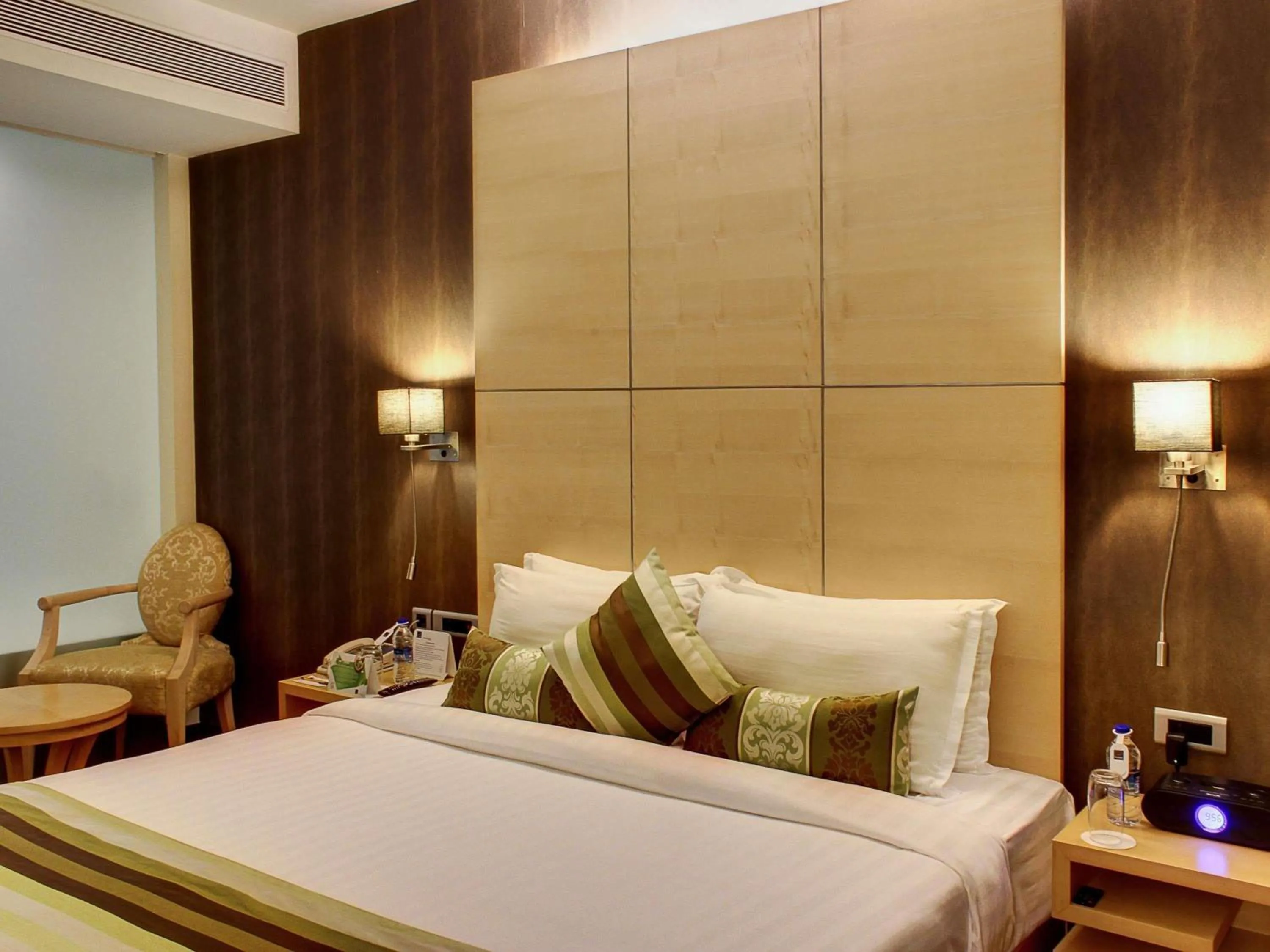 Bedroom, Bed in Novotel Hyderabad Airport