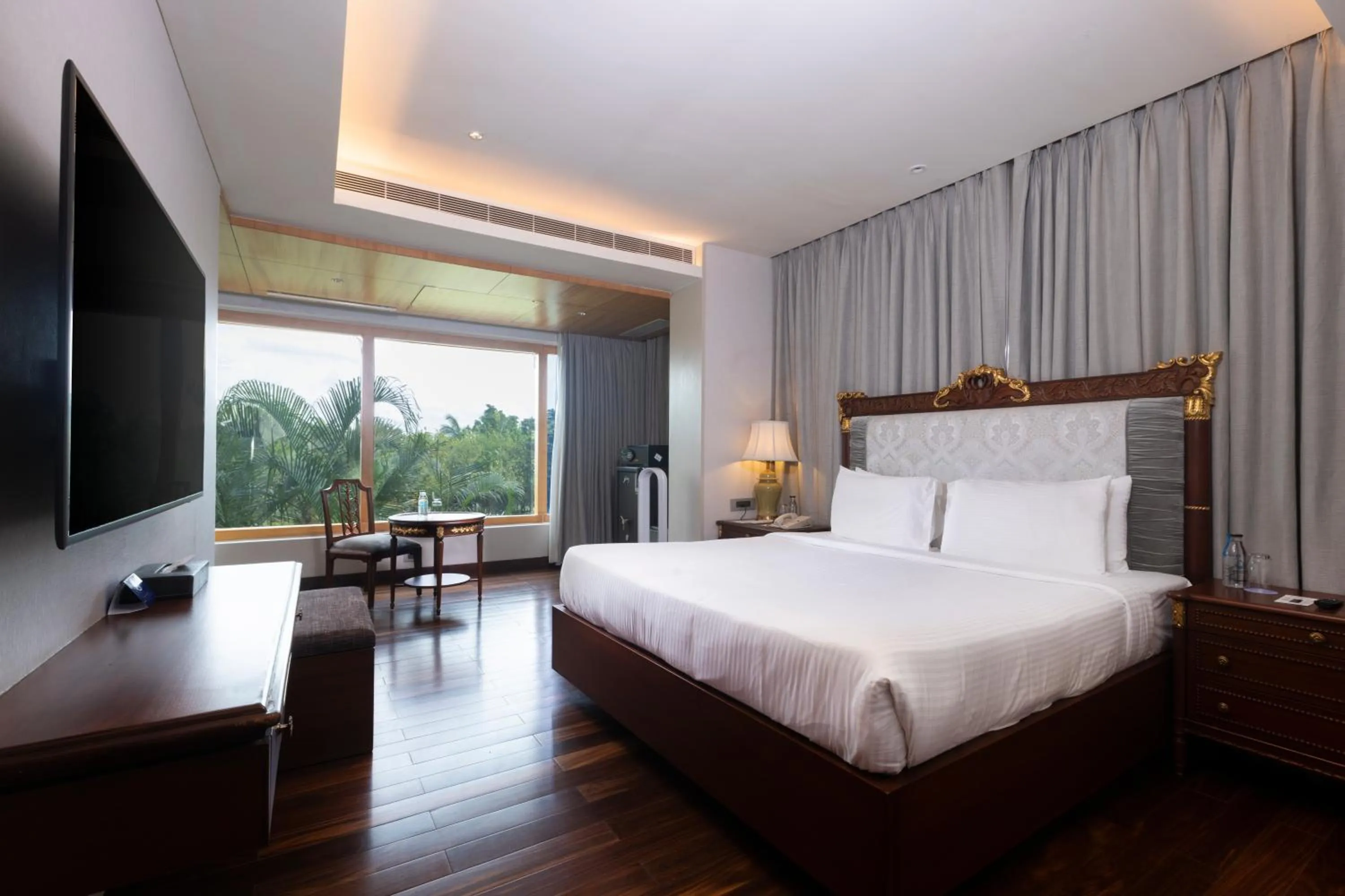 Bed in Novotel Hyderabad Airport