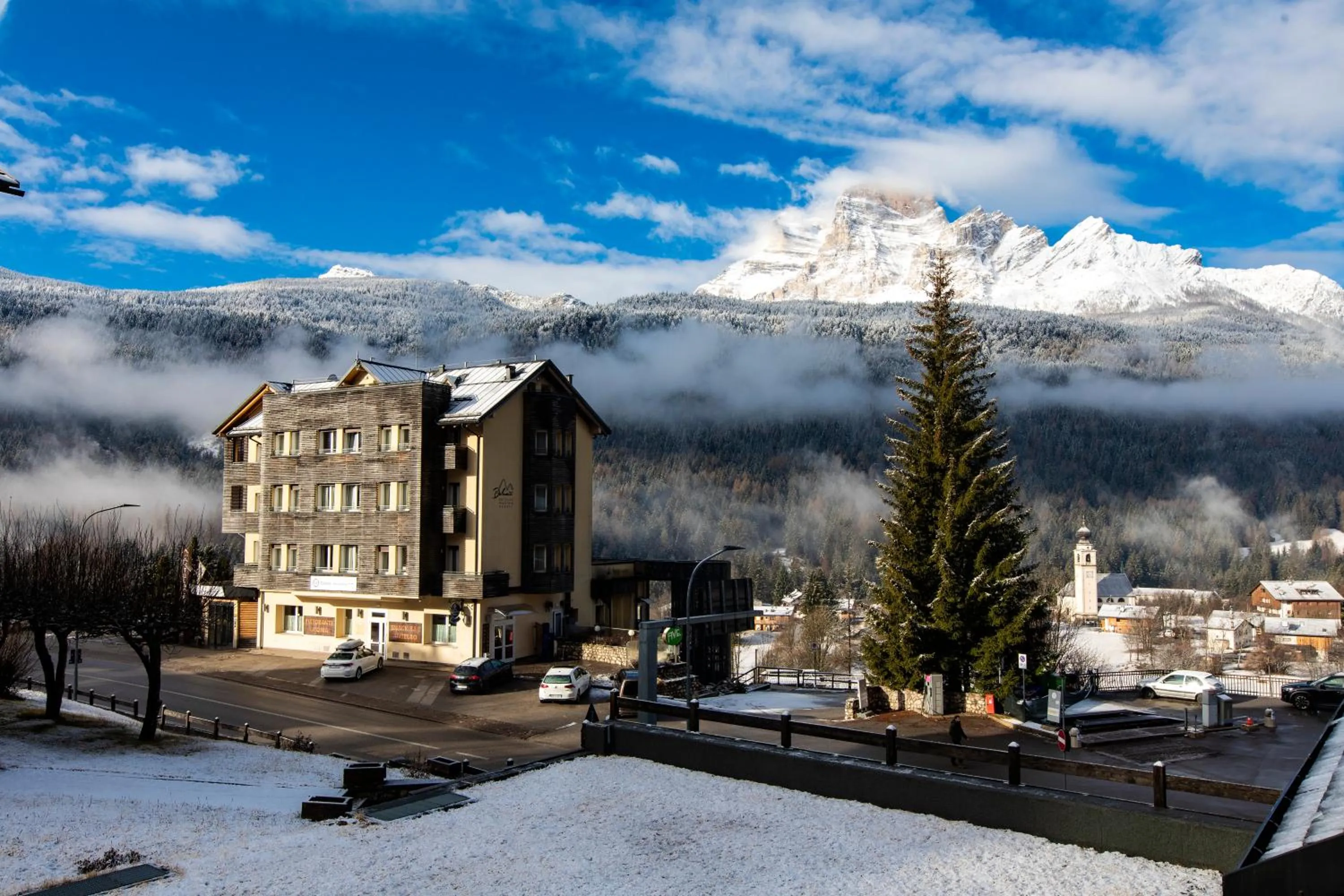 Property building in TH Cadore - Hotel Antelao