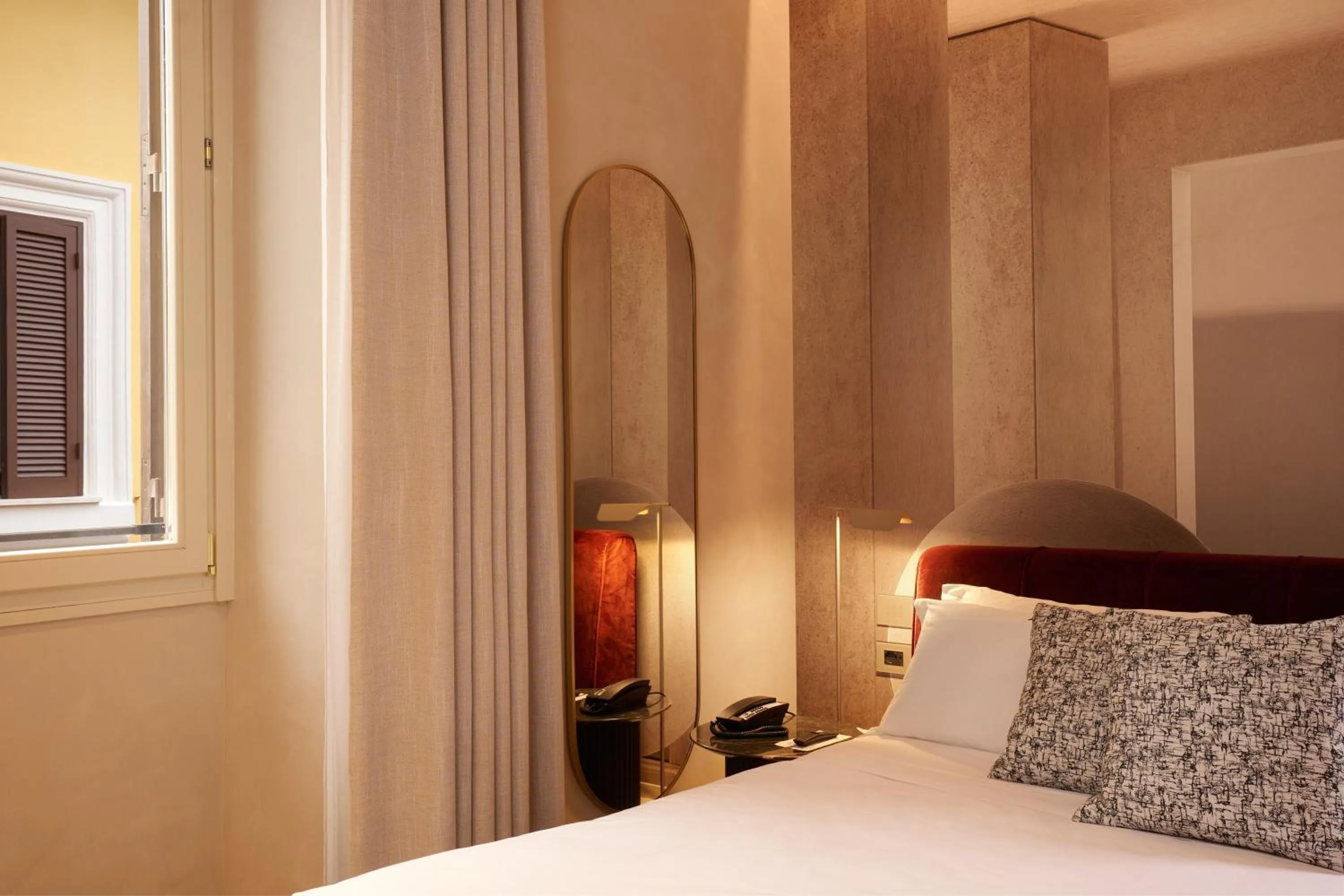 Bedroom, Bed in Borghese Contemporary Hotel