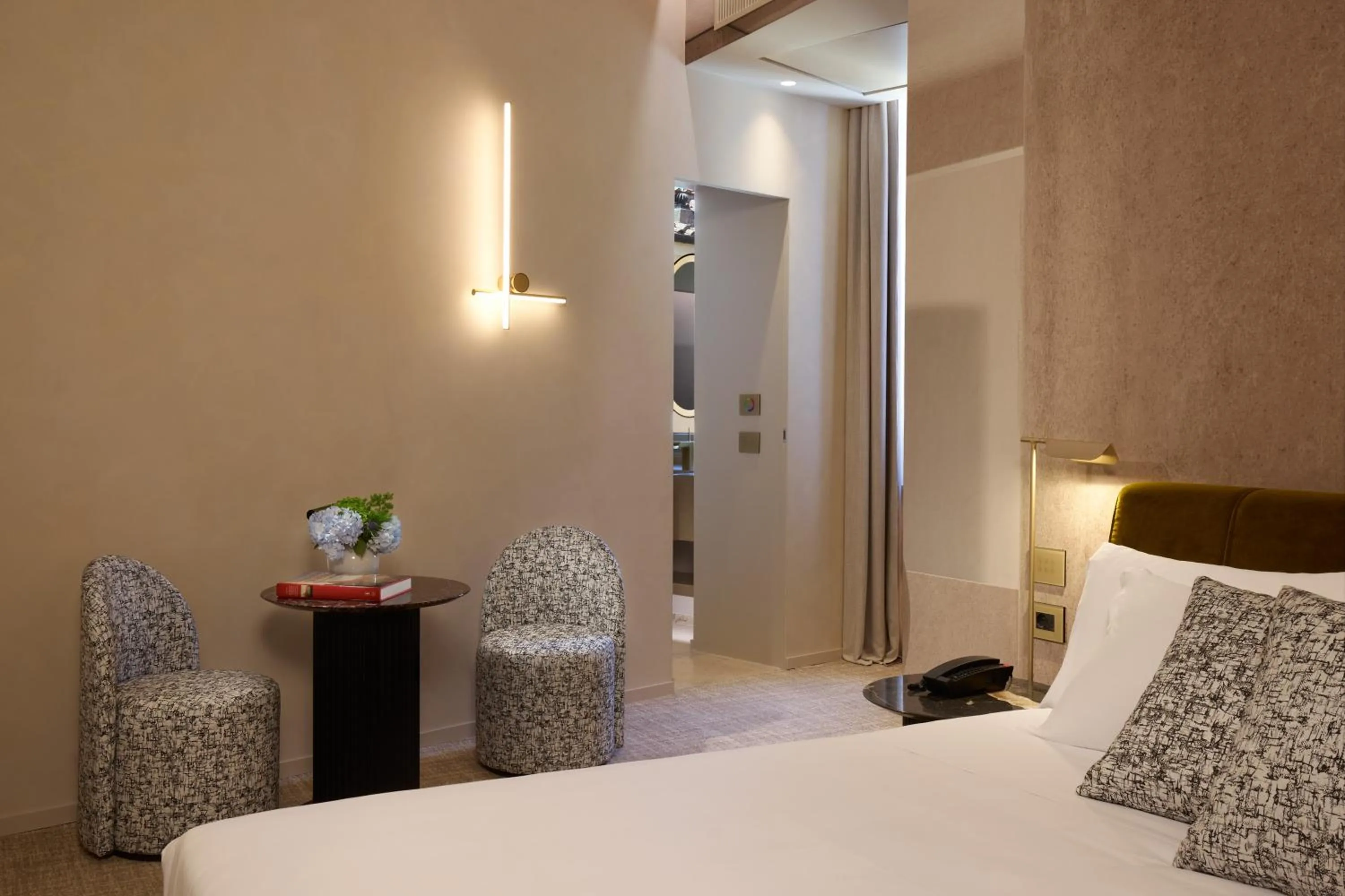 Bed in Borghese Contemporary Hotel