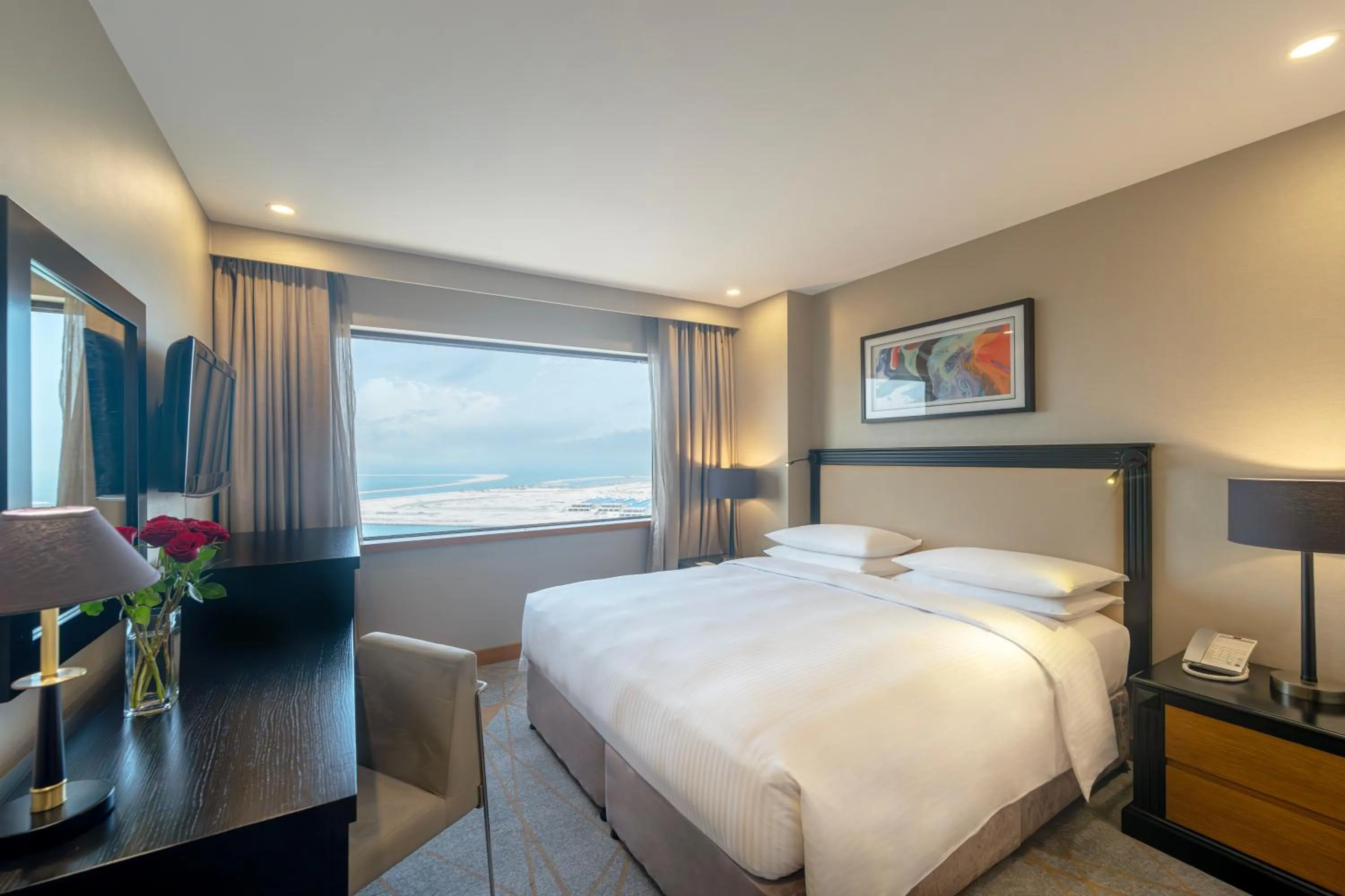 Bed in Hyatt Regency Galleria Residence Dubai