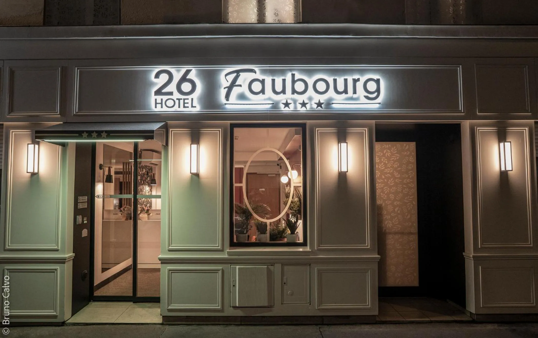 Property building in 26 Faubourg - Ex-Hotel de Reims