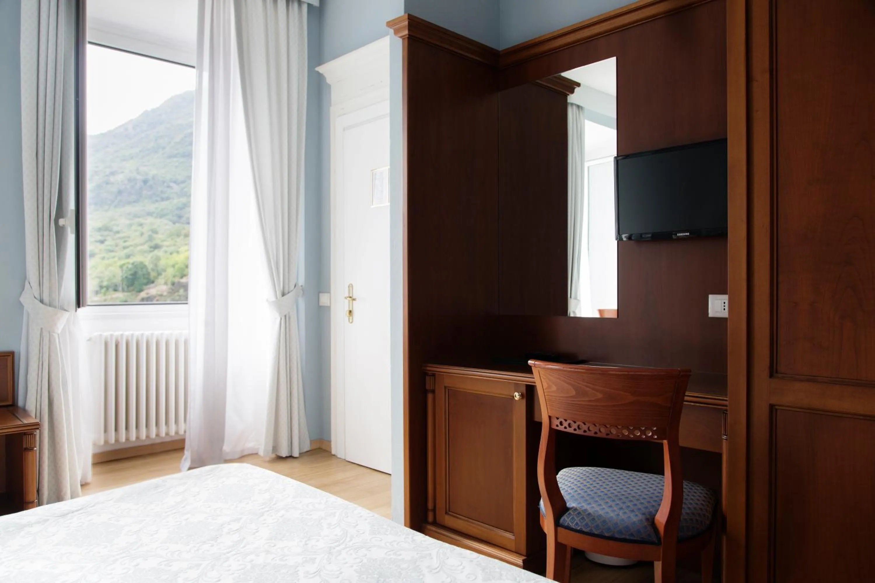 View (from property/room), Bed in Hotel Due Palme