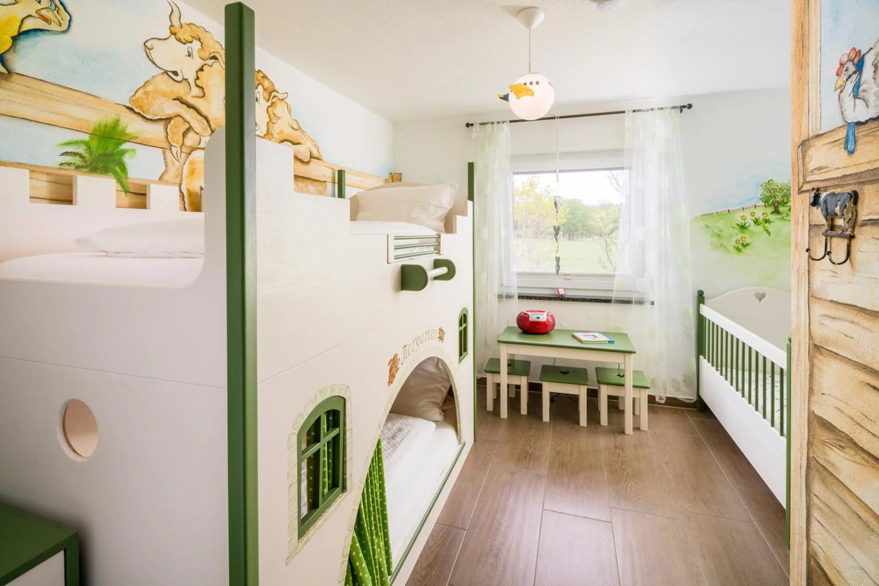 Bedroom in Hotel Hofgut Tiergarten