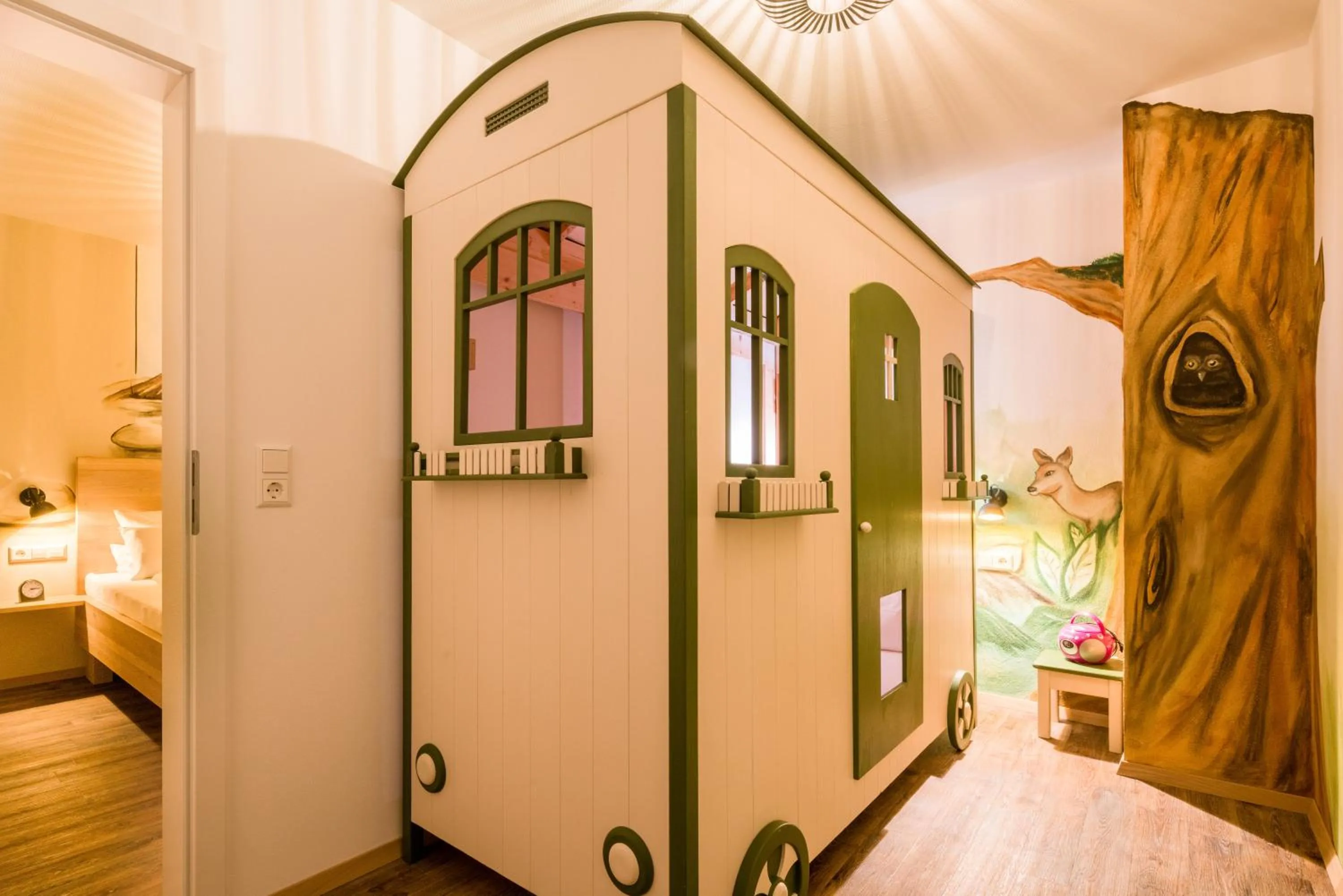 Bed in Hotel Hofgut Tiergarten