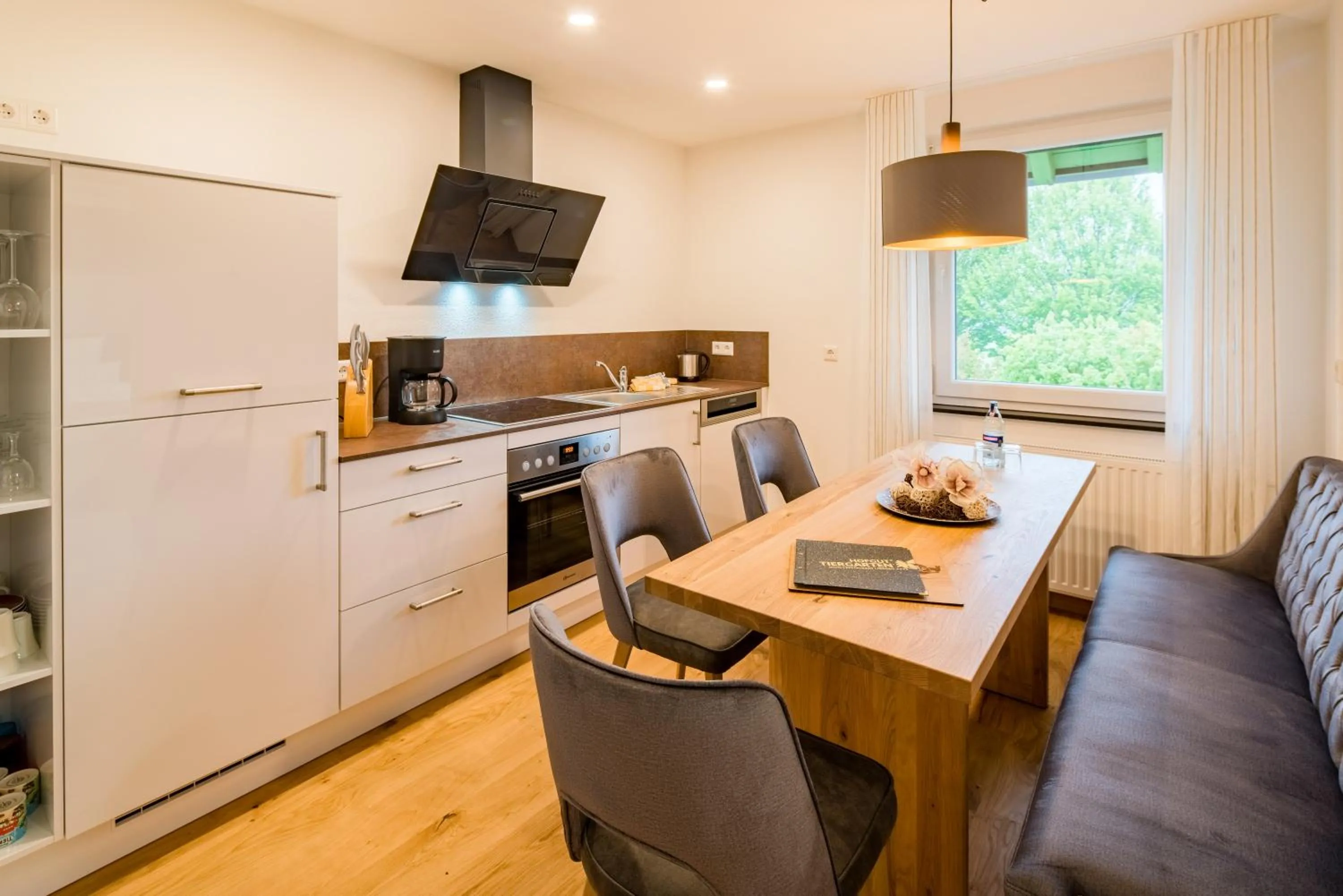 Kitchen or kitchenette in Hotel Hofgut Tiergarten