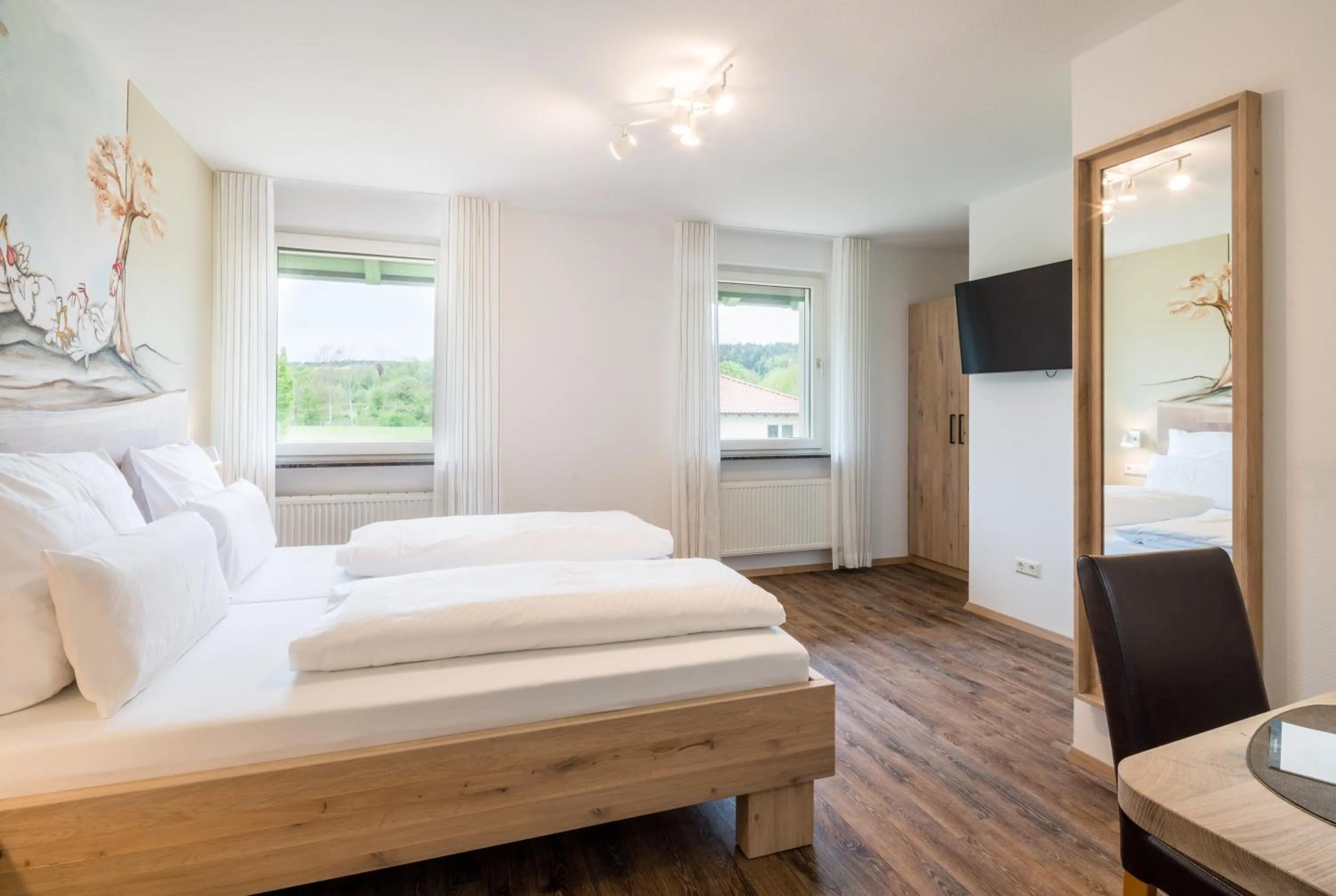 Photo of the whole room, Bed in Hotel Hofgut Tiergarten