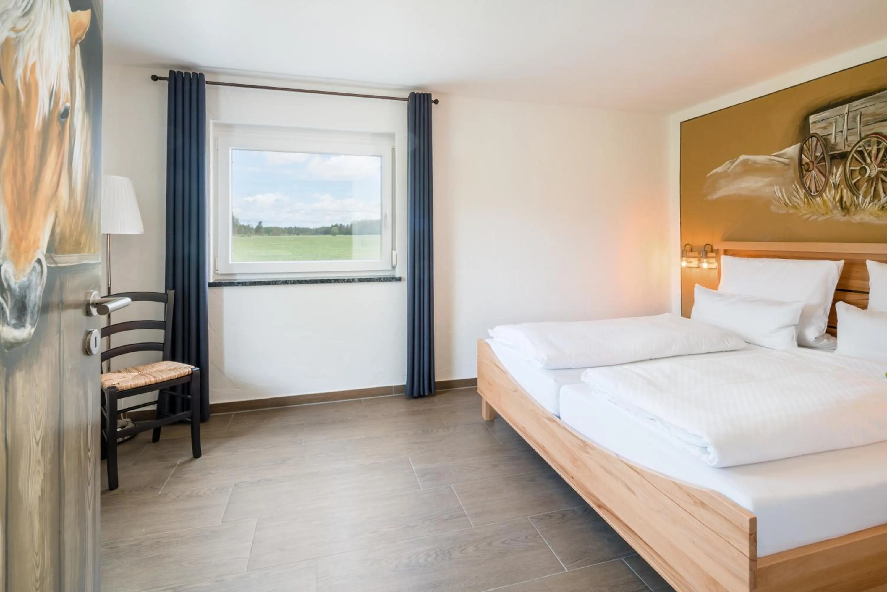 Bedroom, Bed in Hotel Hofgut Tiergarten