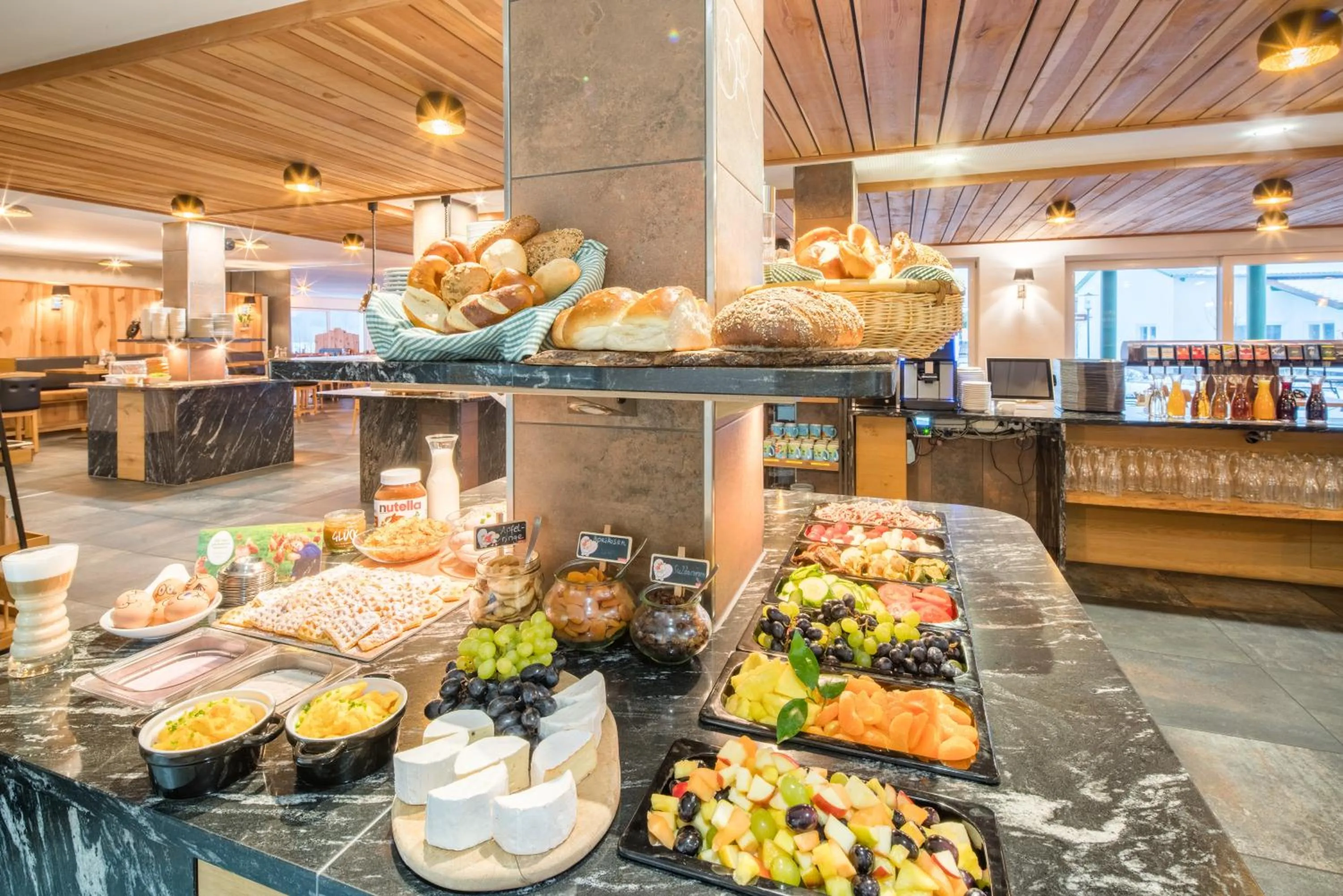 Breakfast in Hotel Hofgut Tiergarten