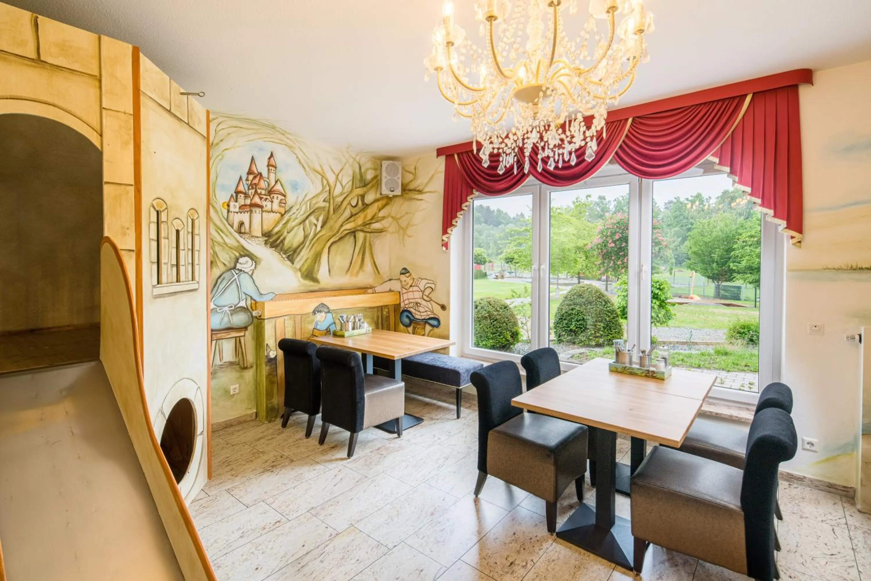 Restaurant/places to eat in Hotel Hofgut Tiergarten