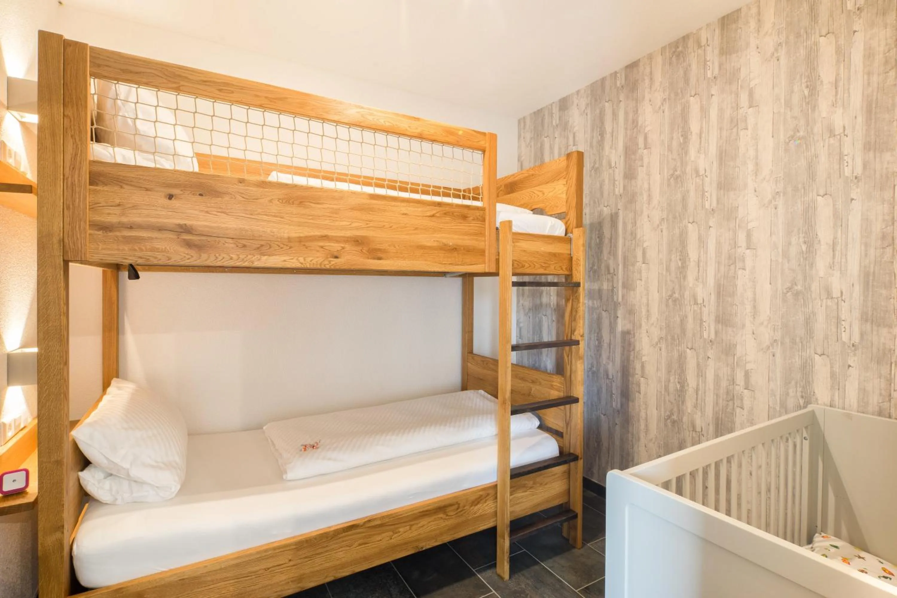 bunk bed, Bed in Hotel Hofgut Tiergarten