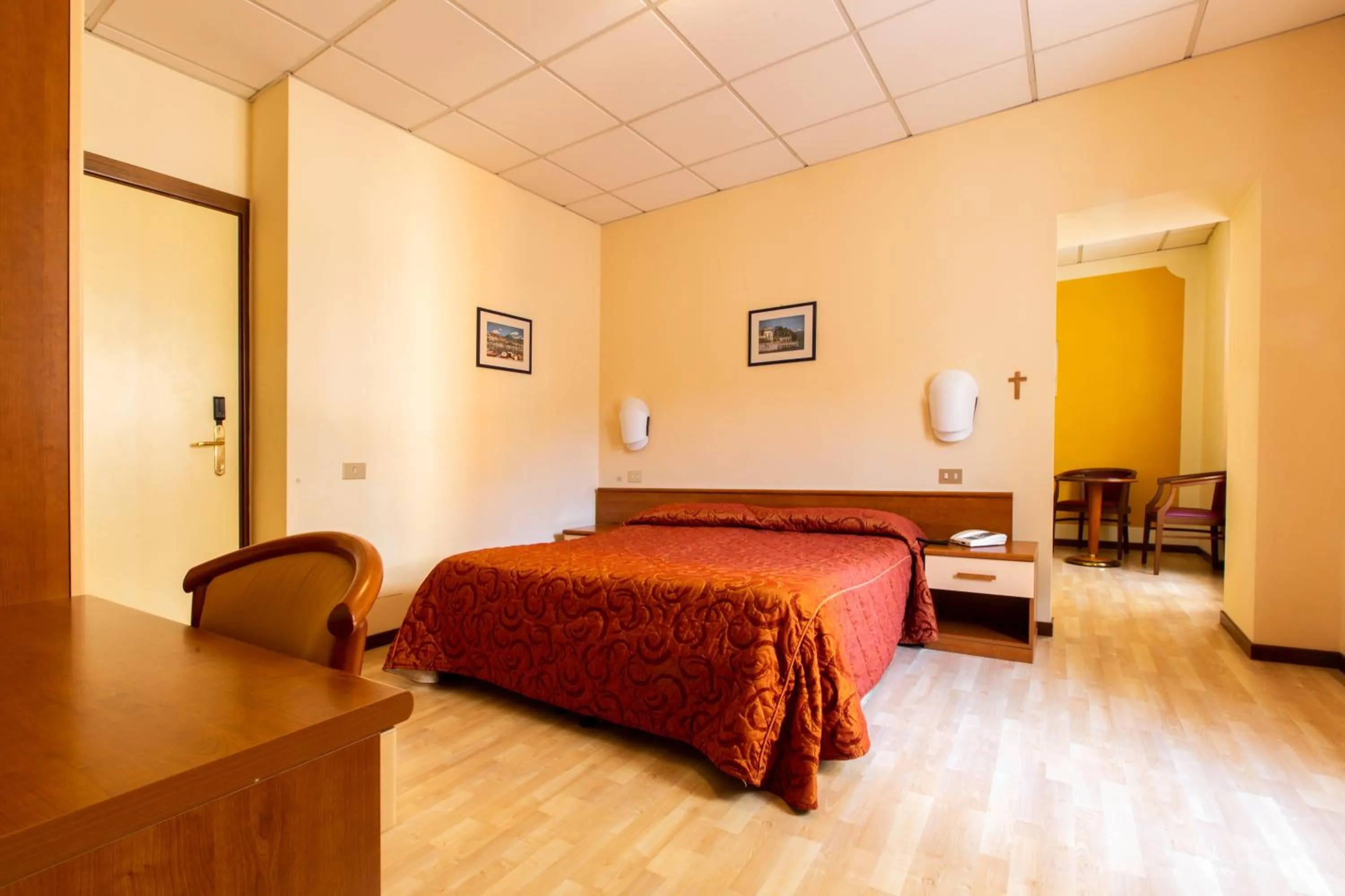 Shower, Bed in LVG Hotel Collection - Il Chiostro