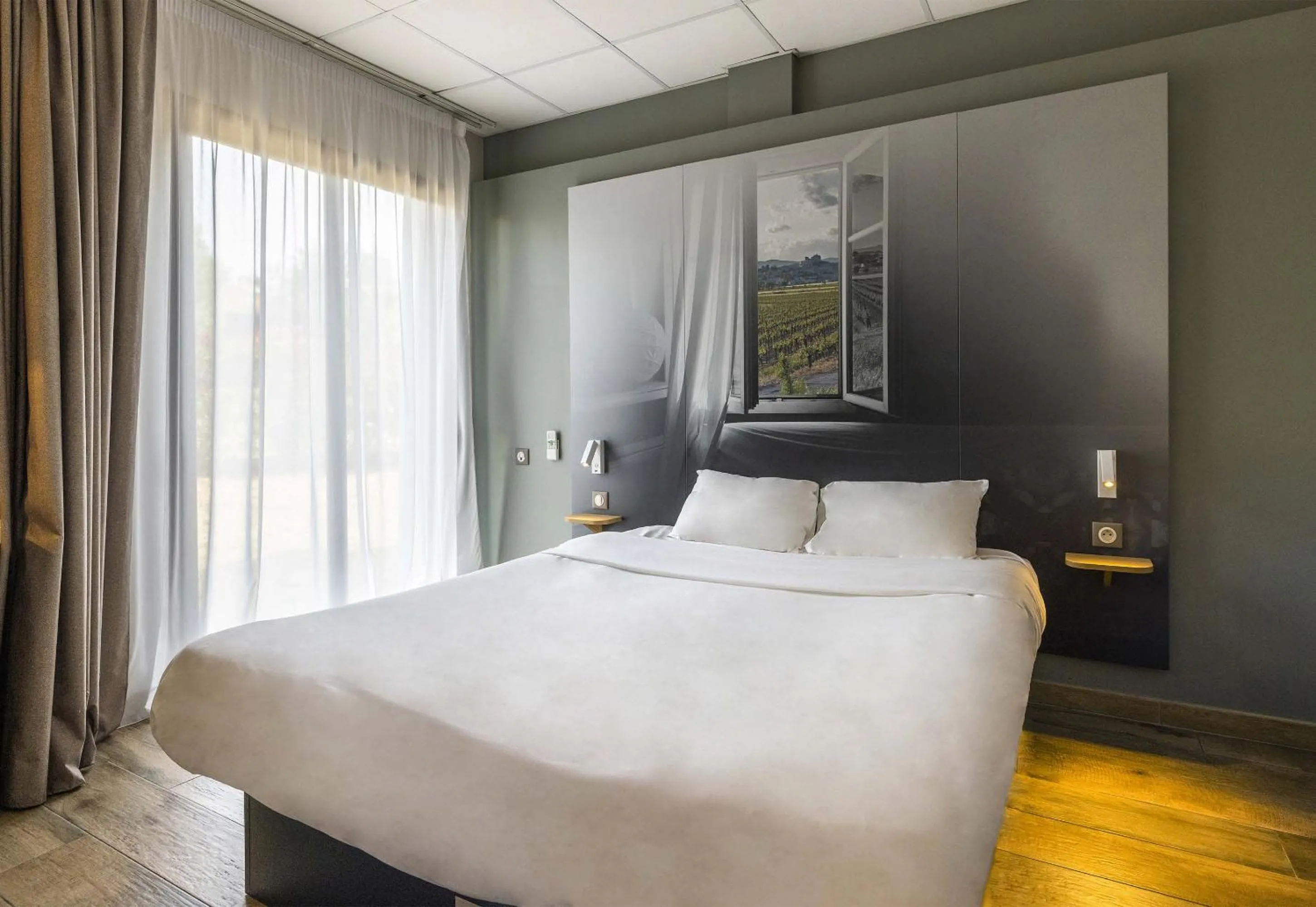 Bedroom, Bed in B&B HOTEL Perpignan Saleilles