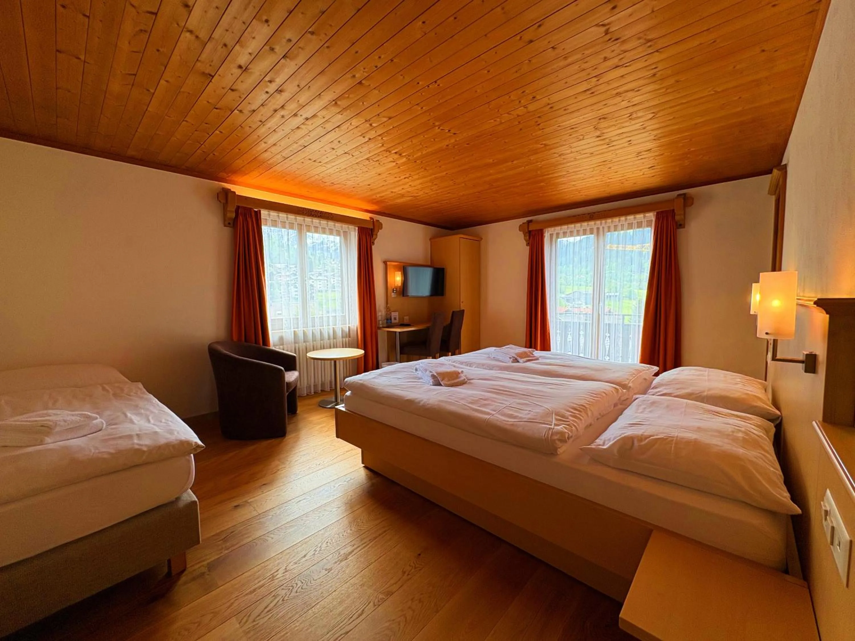 Photo of the whole room, Bed in Madrisa Lodge