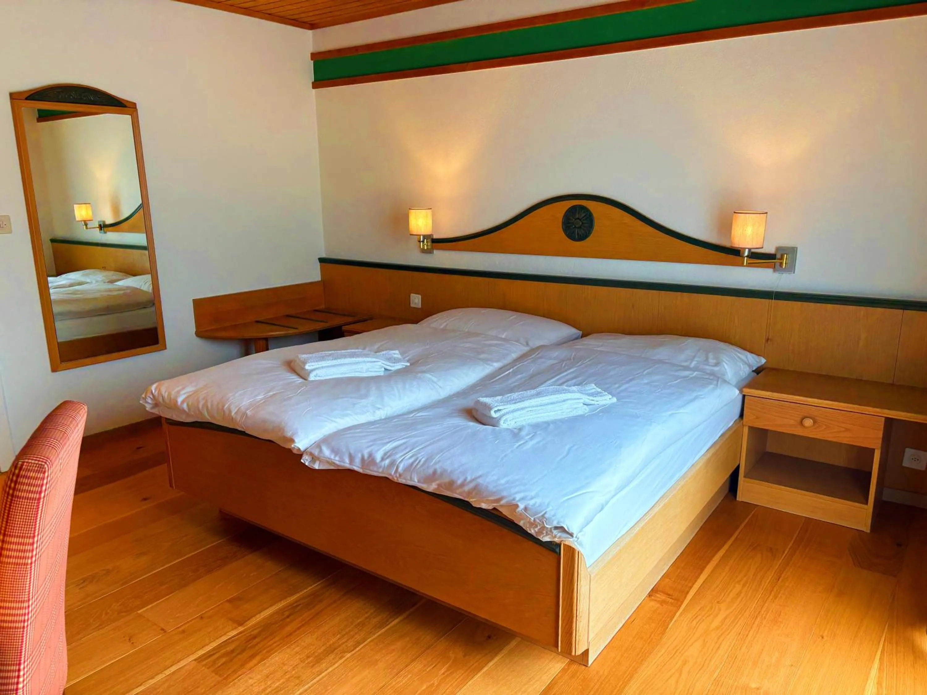 Photo of the whole room, Bed in Madrisa Lodge