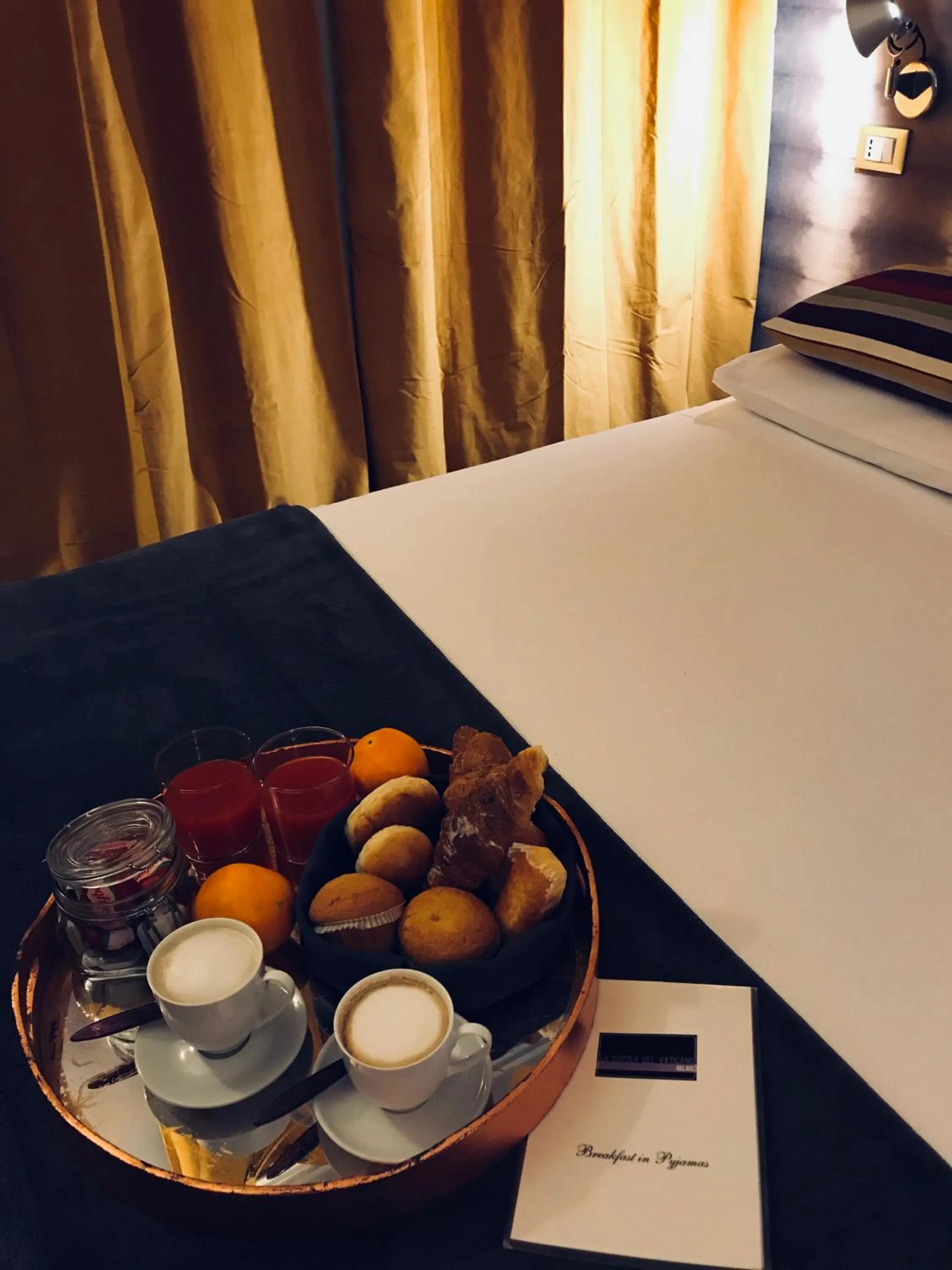 Food and drinks in La Cupola del Vaticano