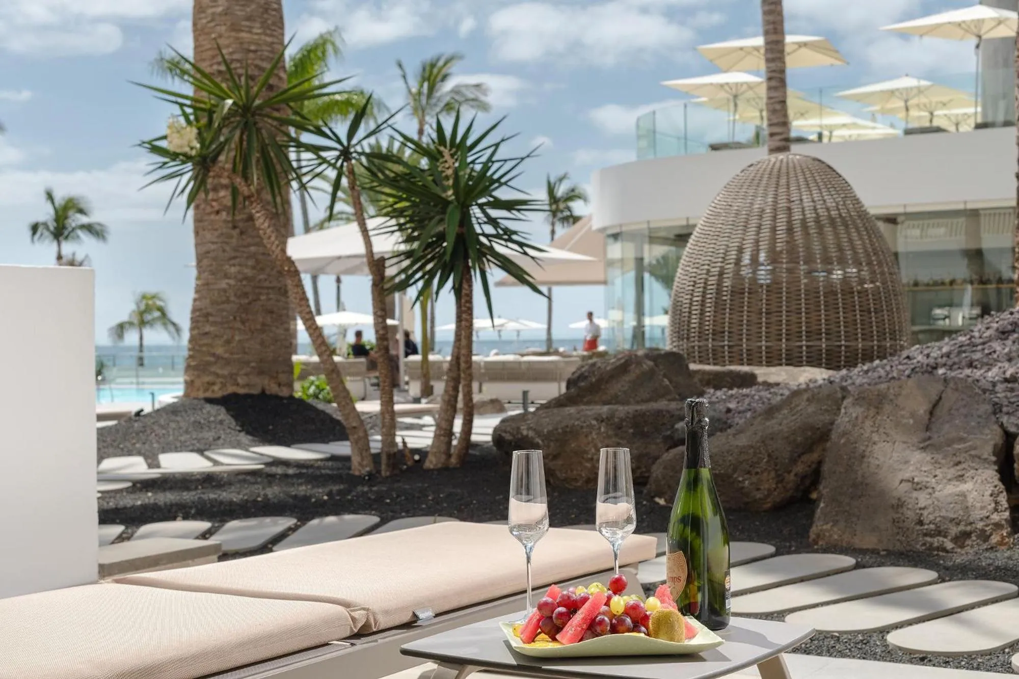 Photo of the whole room in Plus Fariones Suite Hotel