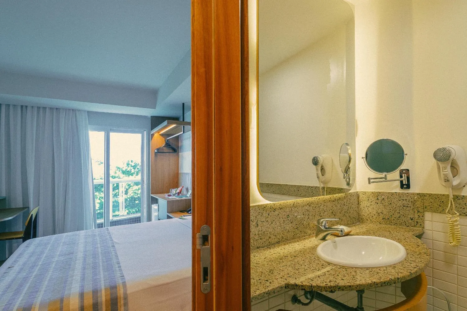 Bed in Verdegreen Hotel