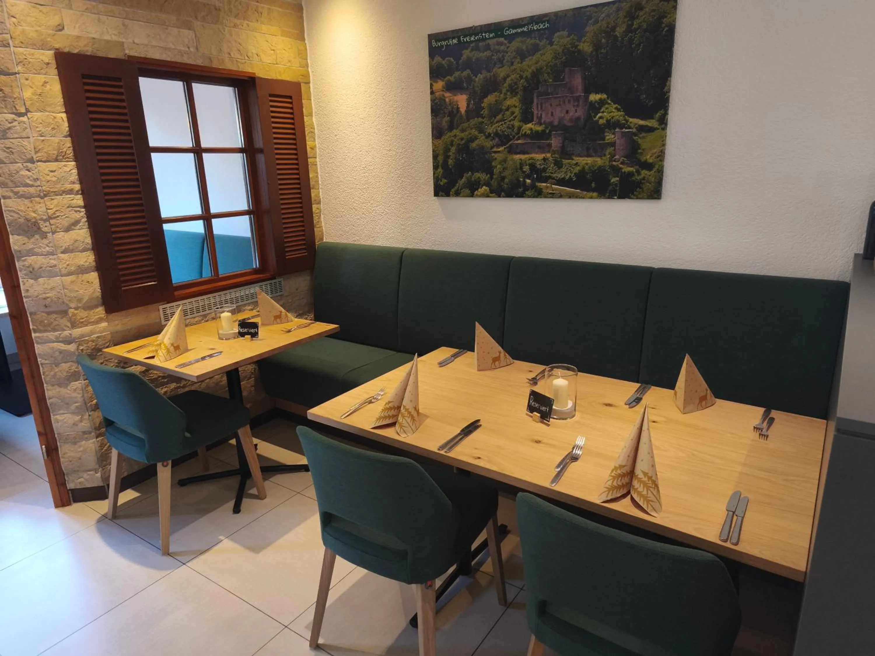 Restaurant/places to eat in Hotel Grüner Baum mit Restaurant & Wellness