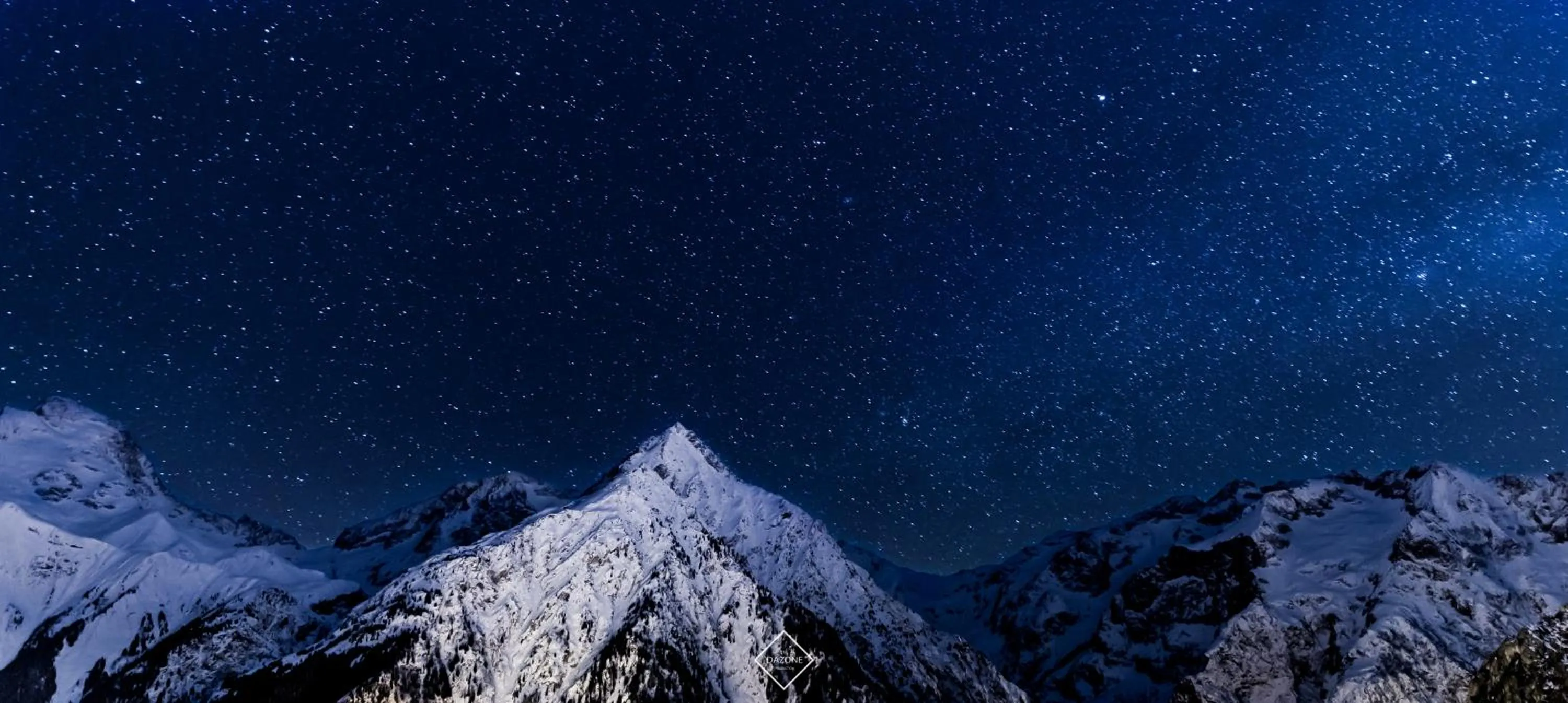 Night in Hotel Les Flocons