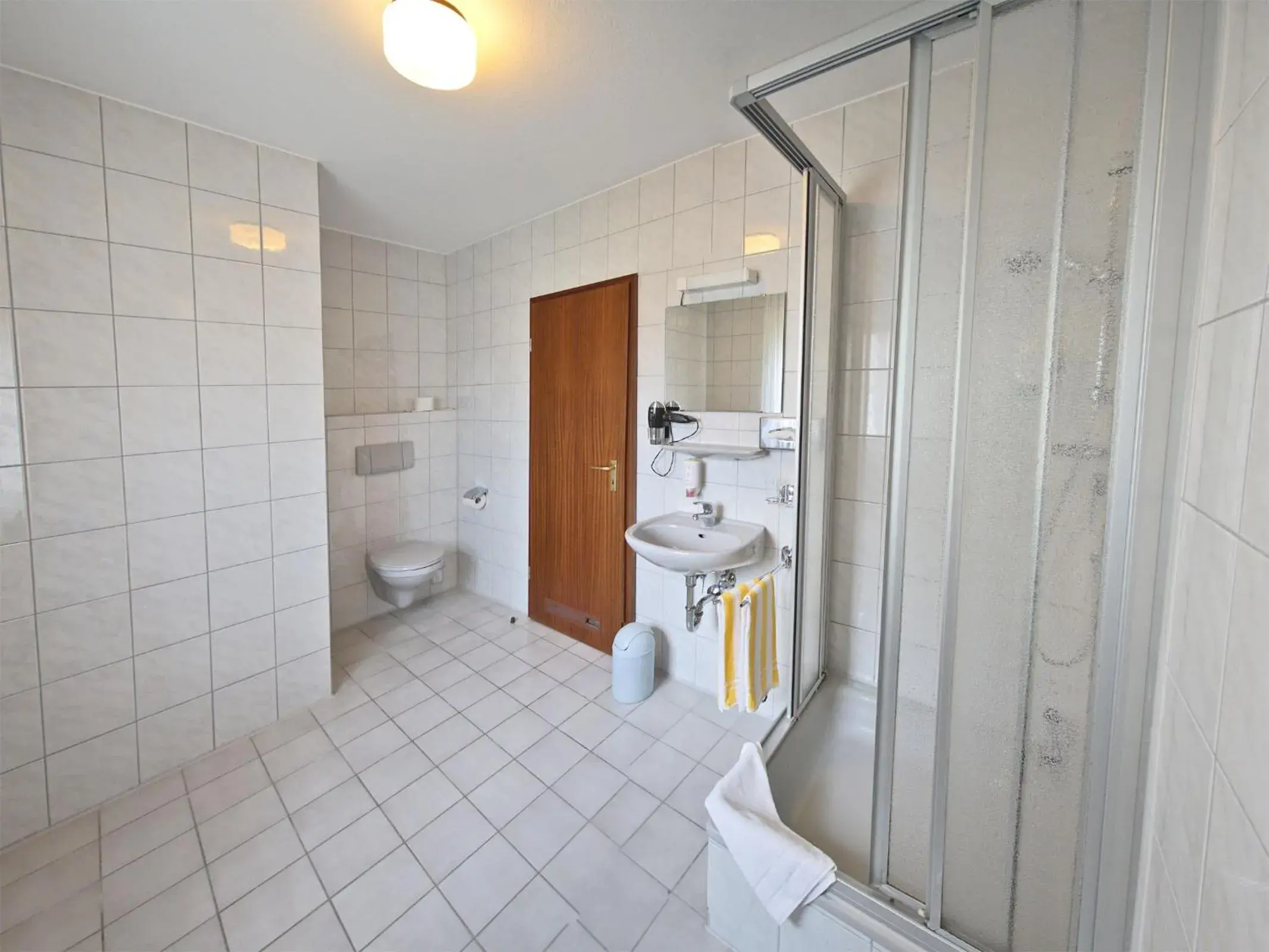 Double Room in City Hotel Mark Michelstadt Double Room in City Hotel Mark Michelstadt