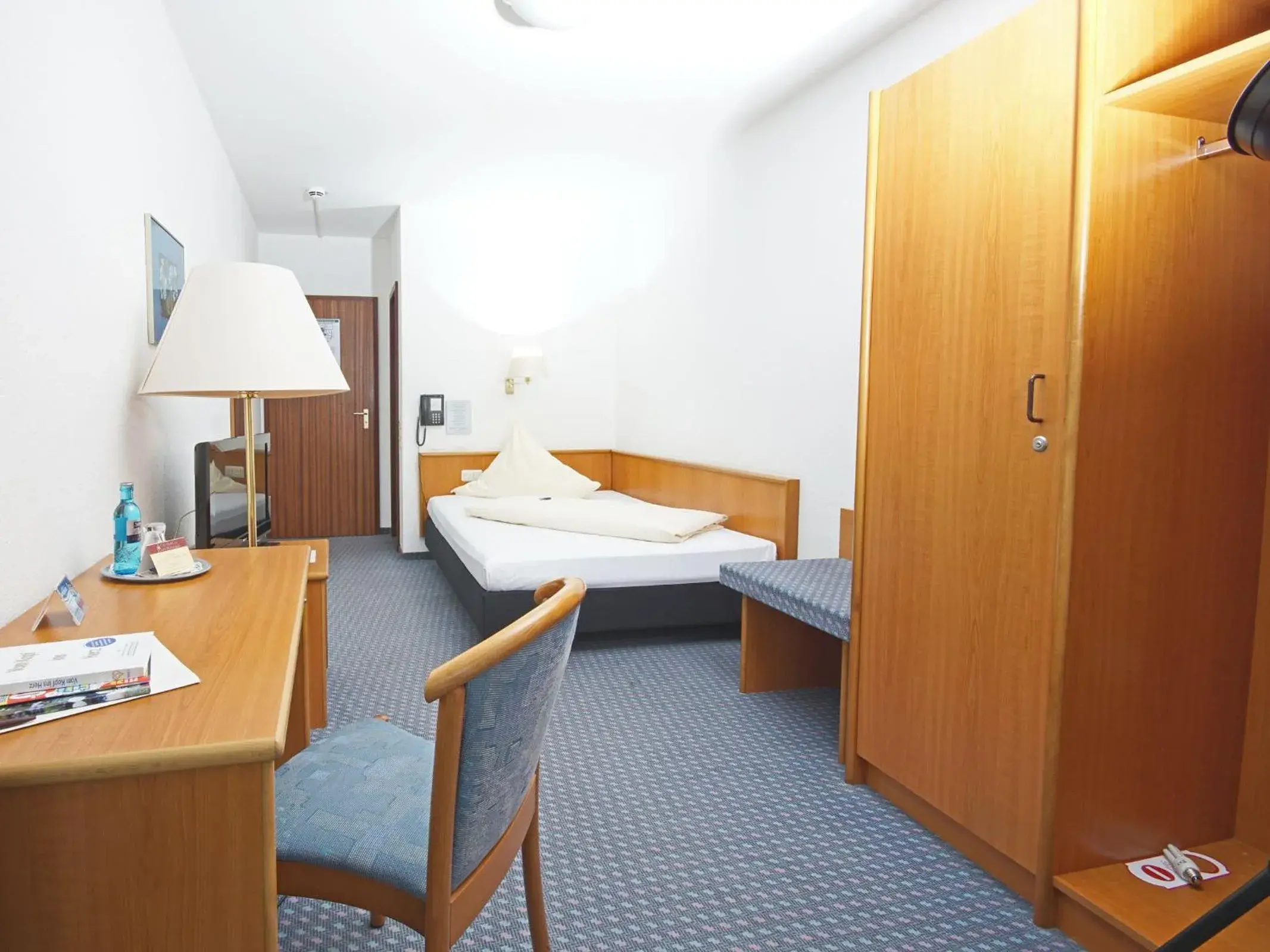 Single Room in City Hotel Mark Michelstadt Single Room in City Hotel Mark Michelstadt