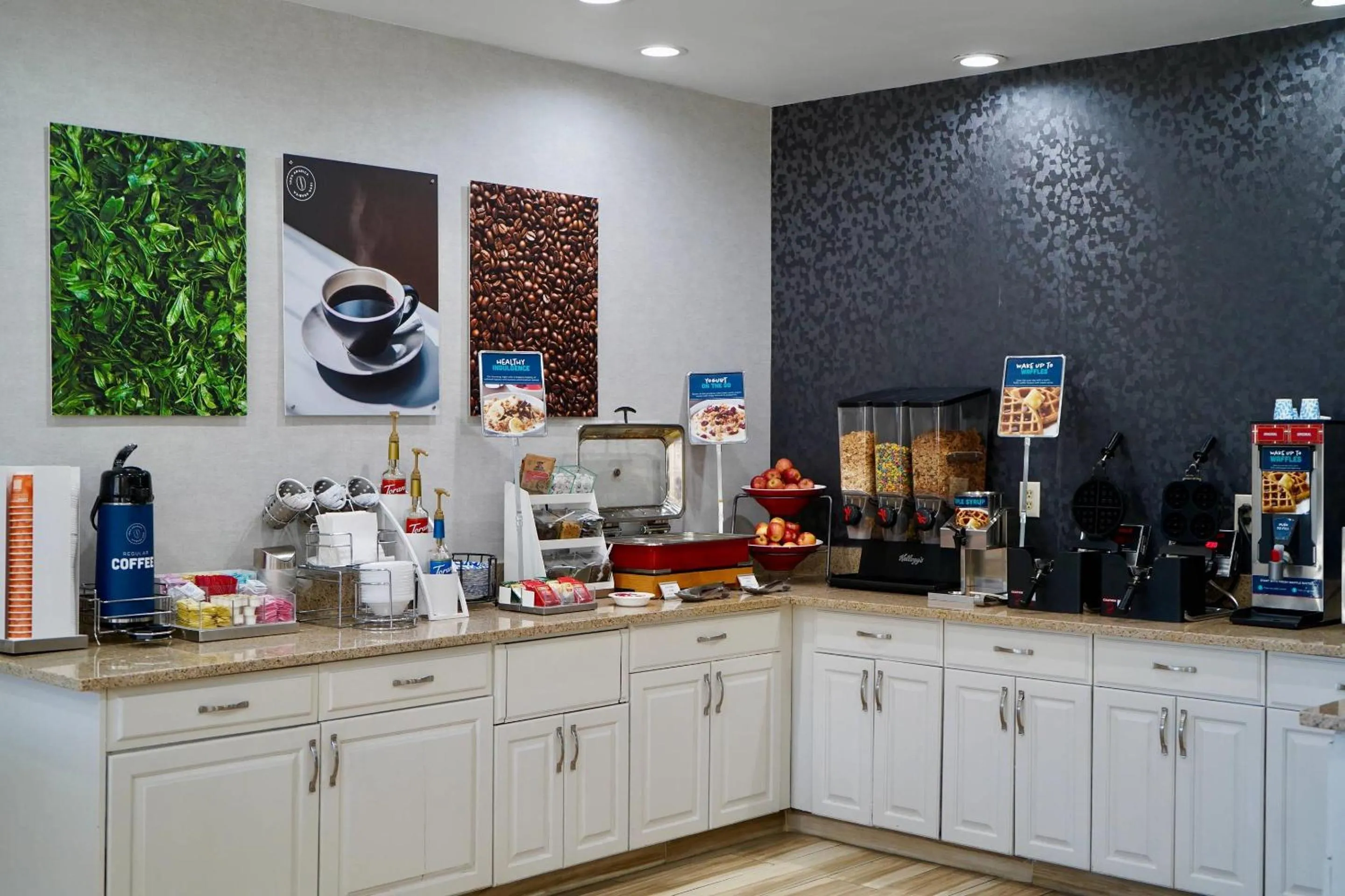 Breakfast in Clarion Inn Fairborn - Dayton near Wright Patterson