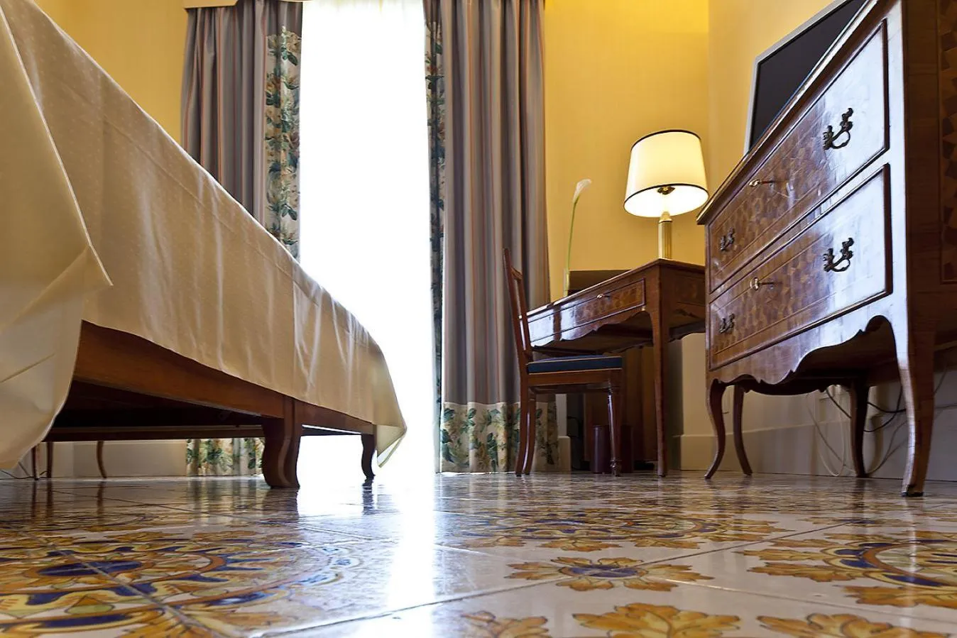 Bed in Regina Isabella-Resort Spa Restaurant