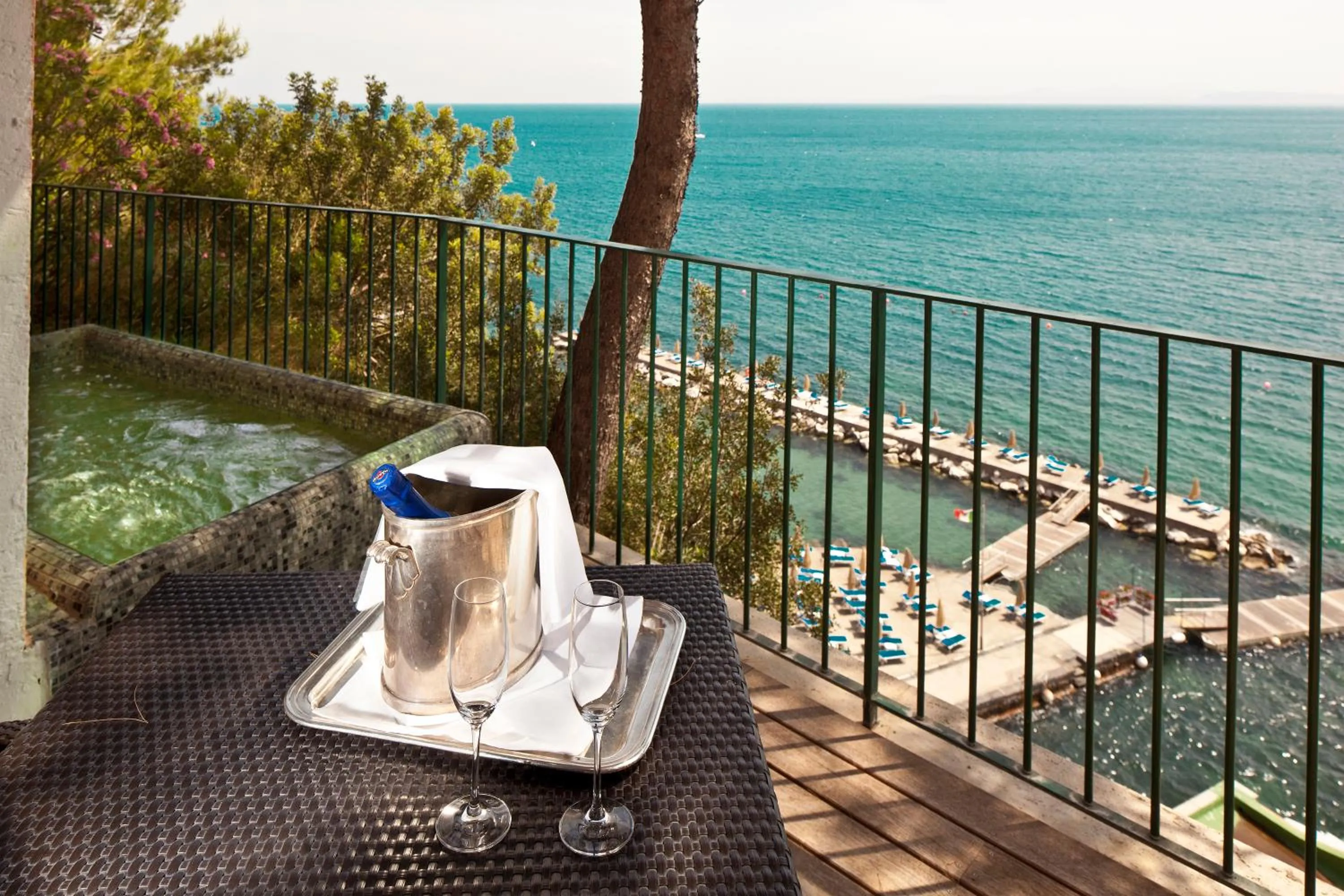 Sea view in Regina Isabella-Resort Spa Restaurant