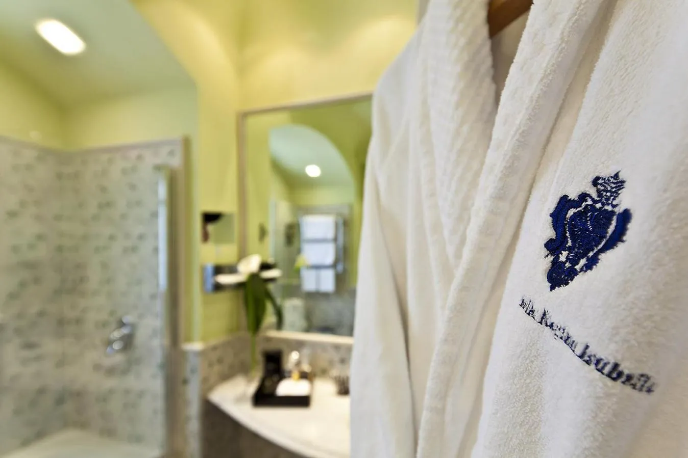 Shower in Regina Isabella-Resort Spa Restaurant