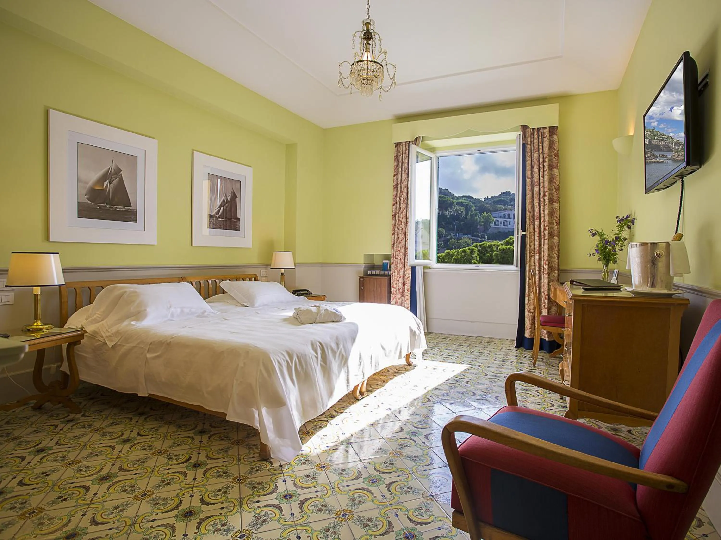 Photo of the whole room, Bed in Regina Isabella-Resort Spa Restaurant