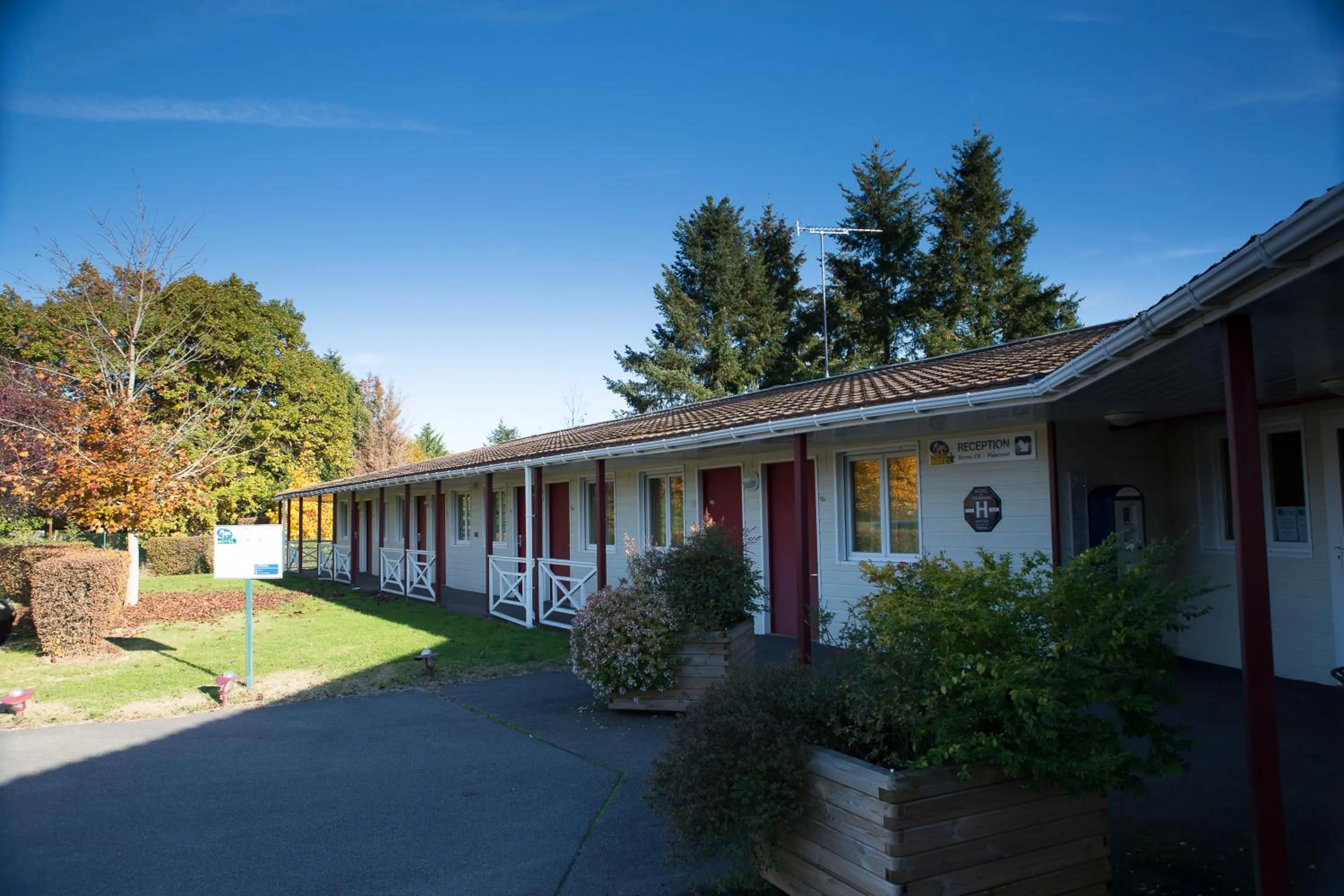 Facade/entrance in Mape hôtel