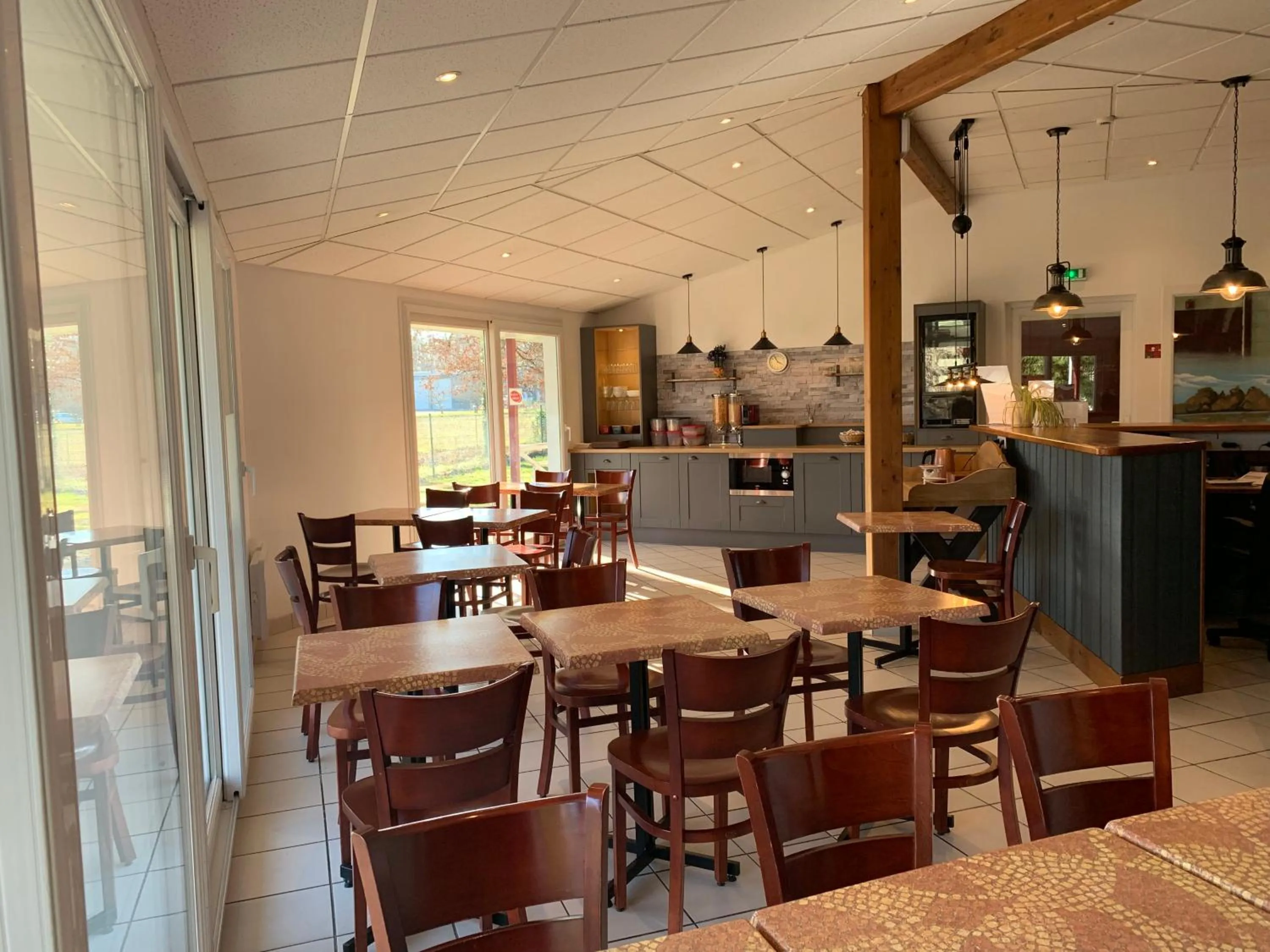 Buffet breakfast in Mape hôtel