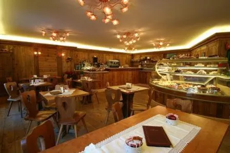 Restaurant/places to eat in Hotel Relais Des Glaciers - Adults Only