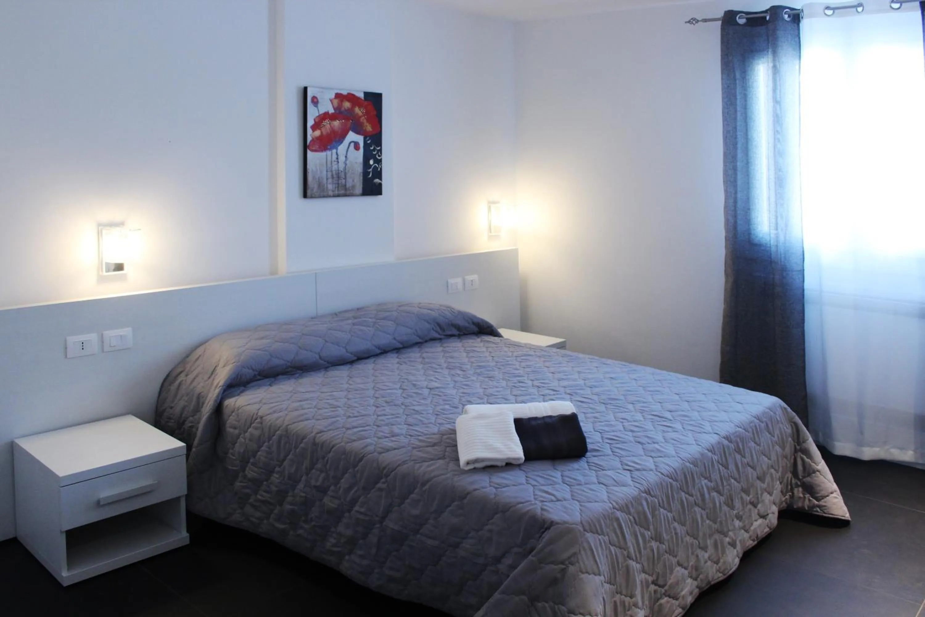 Bathroom, Bed in Reggionord