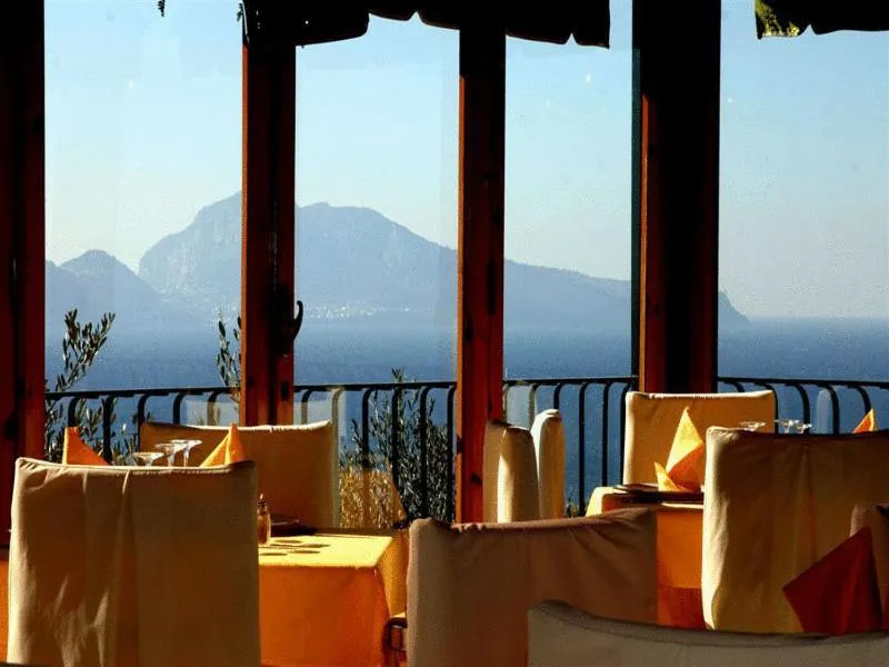 Restaurant/places to eat in Hotel Villa Pina Antico Francischiello
