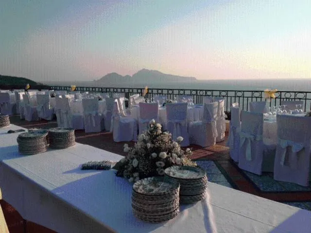 Restaurant/places to eat in Hotel Villa Pina Antico Francischiello