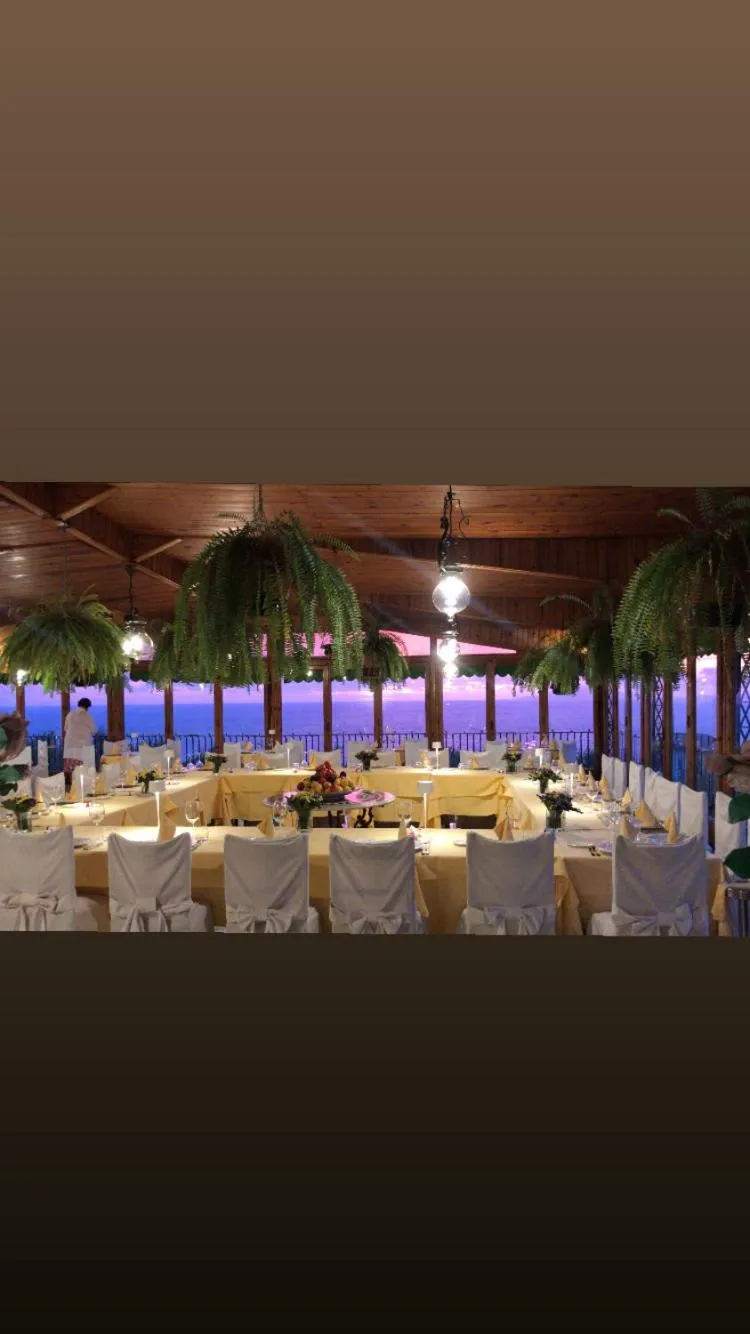 Restaurant/places to eat in Hotel Villa Pina Antico Francischiello