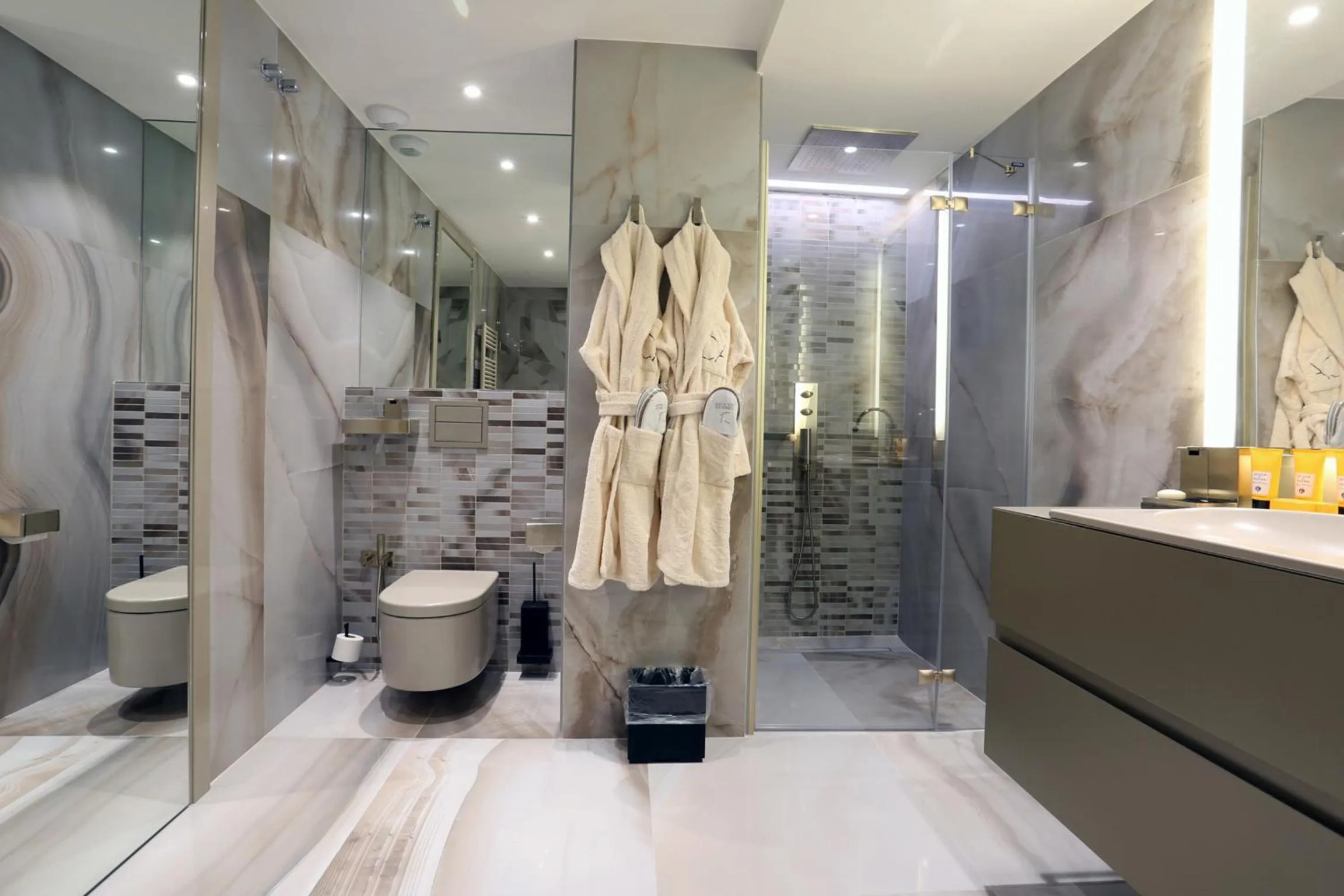 Bathroom in Cosmo Apartments Platja d'Aro