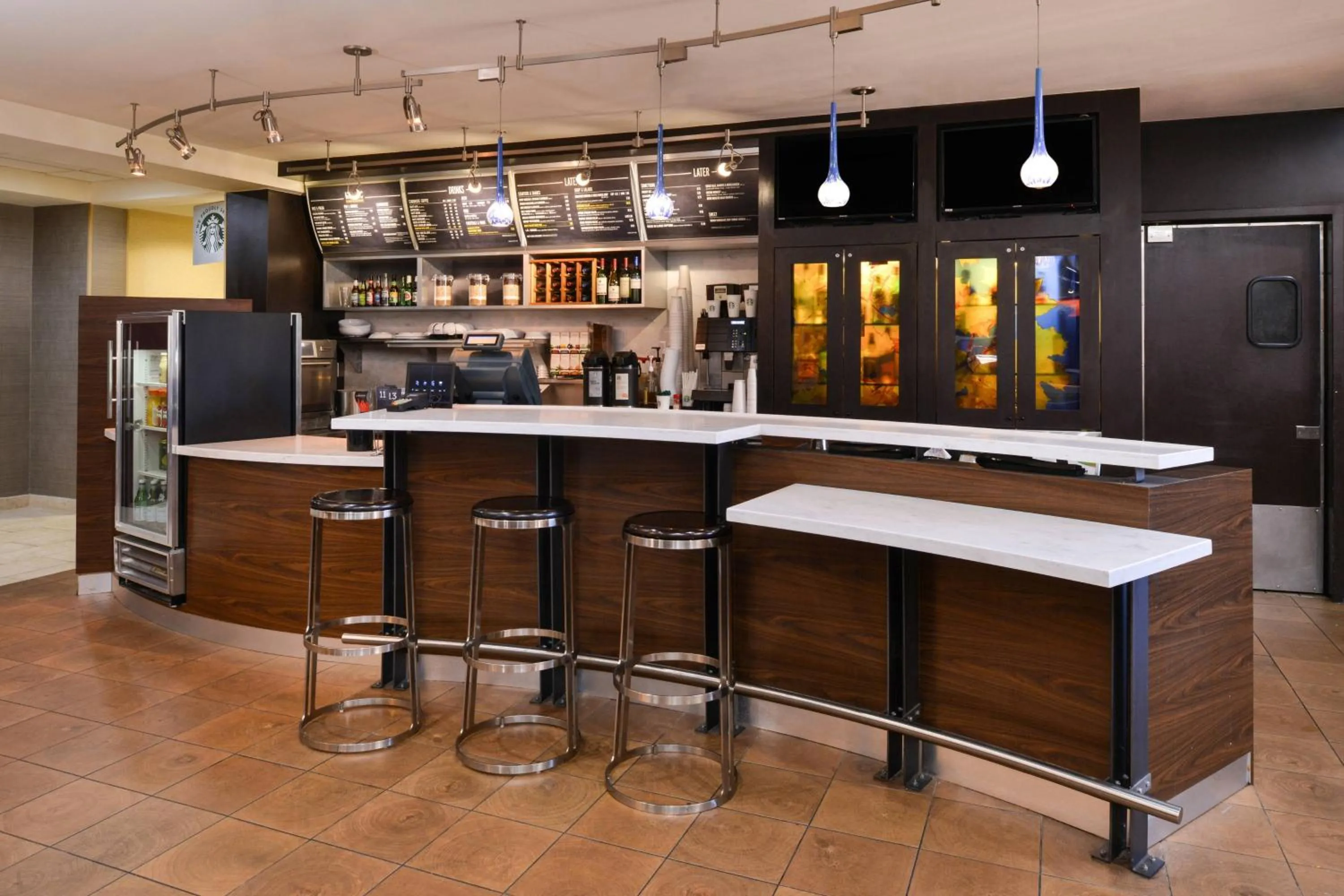 Restaurant/places to eat in Courtyard by Marriott Milwaukee North/Brown Deer