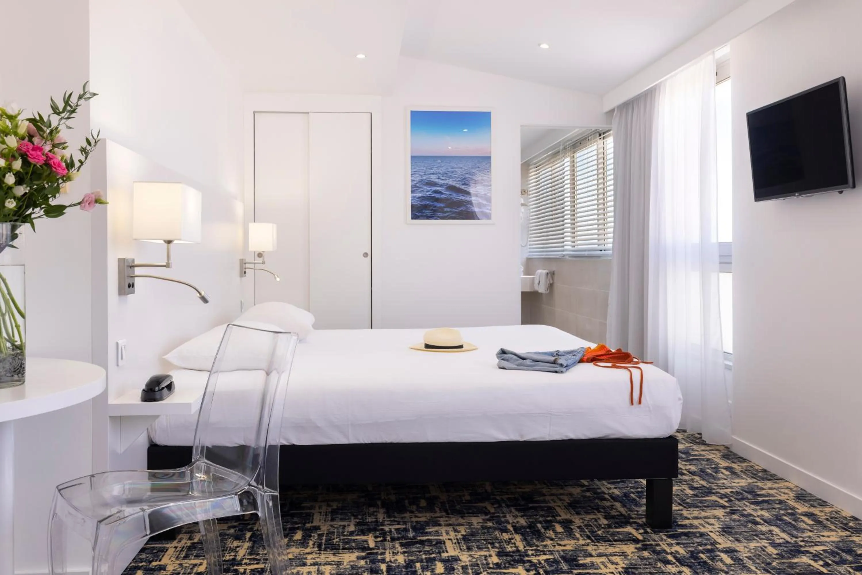 Bed in Ibis Styles Menton Centre