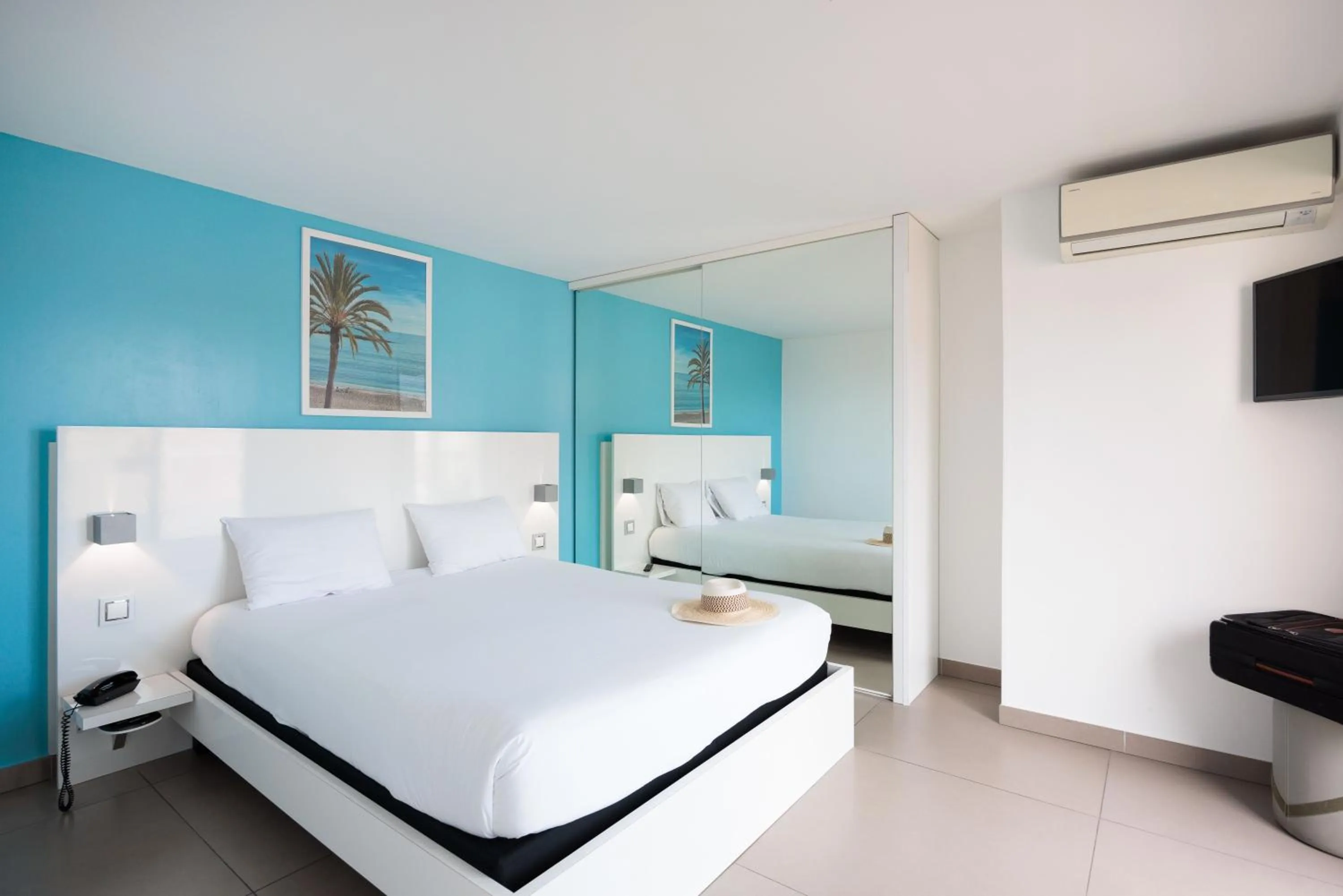 Bed in Ibis Styles Menton Centre