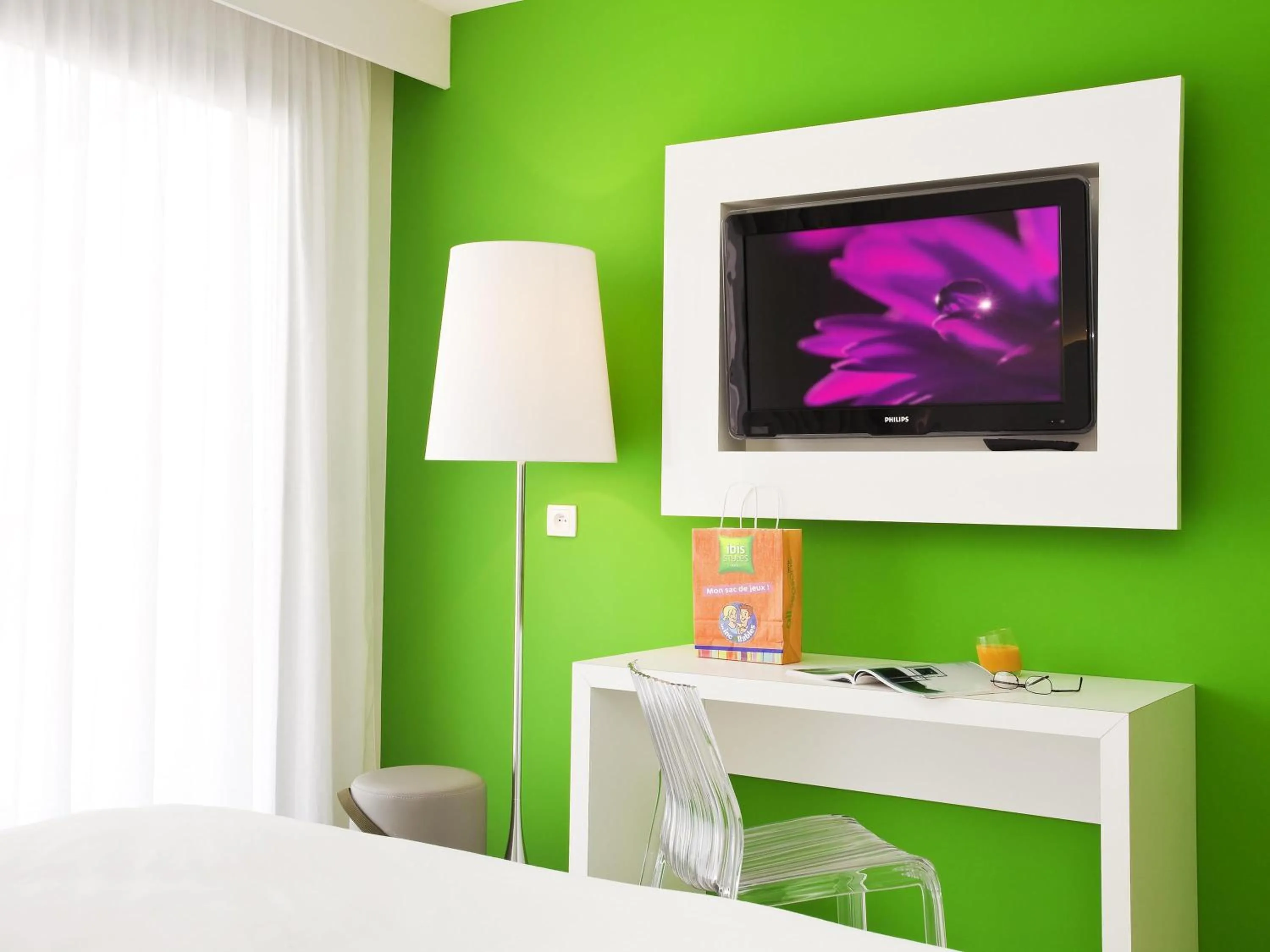 Bedroom, Bed in Ibis Styles Menton Centre