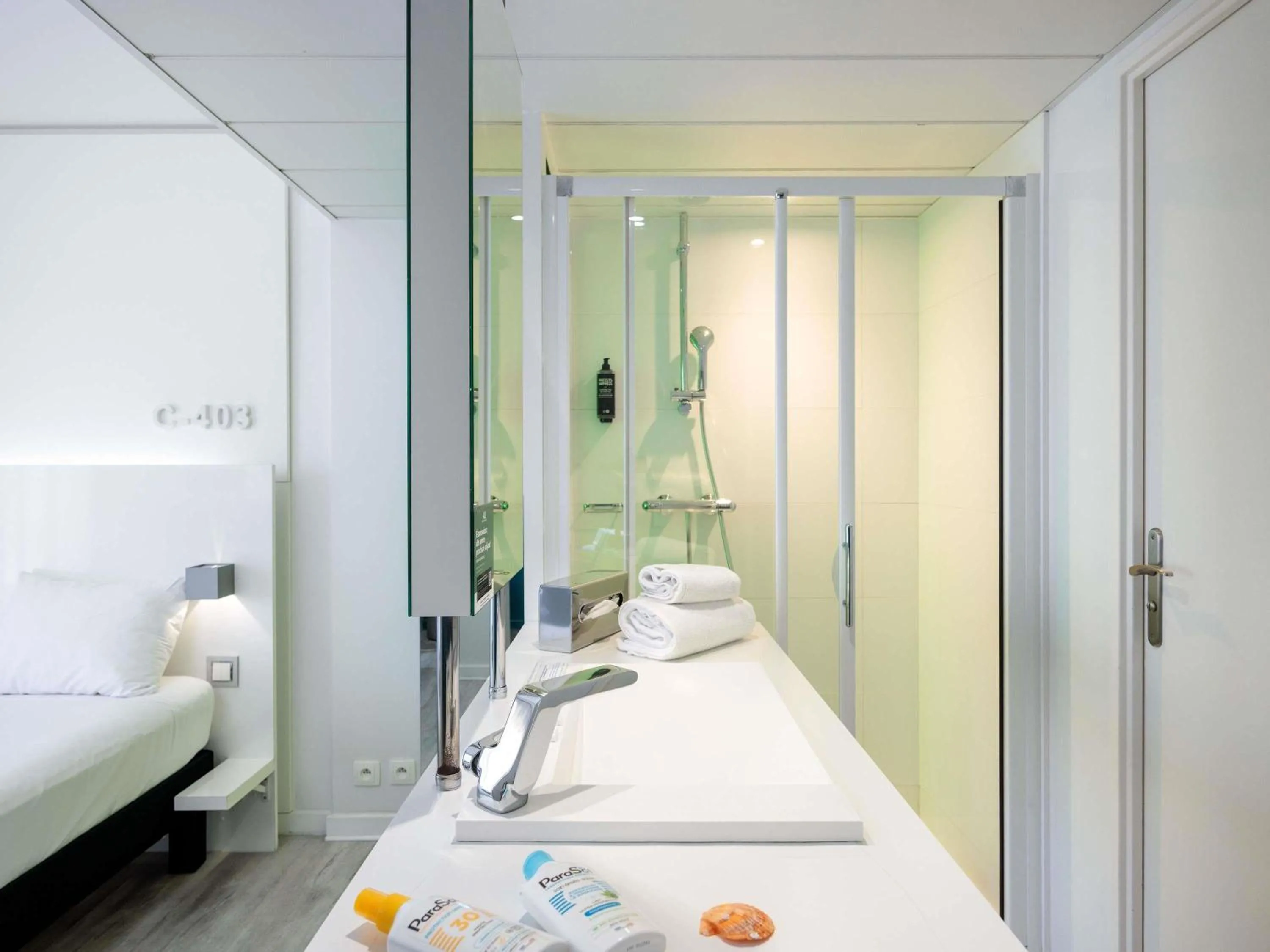 Bedroom, Bed in Ibis Styles Menton Centre