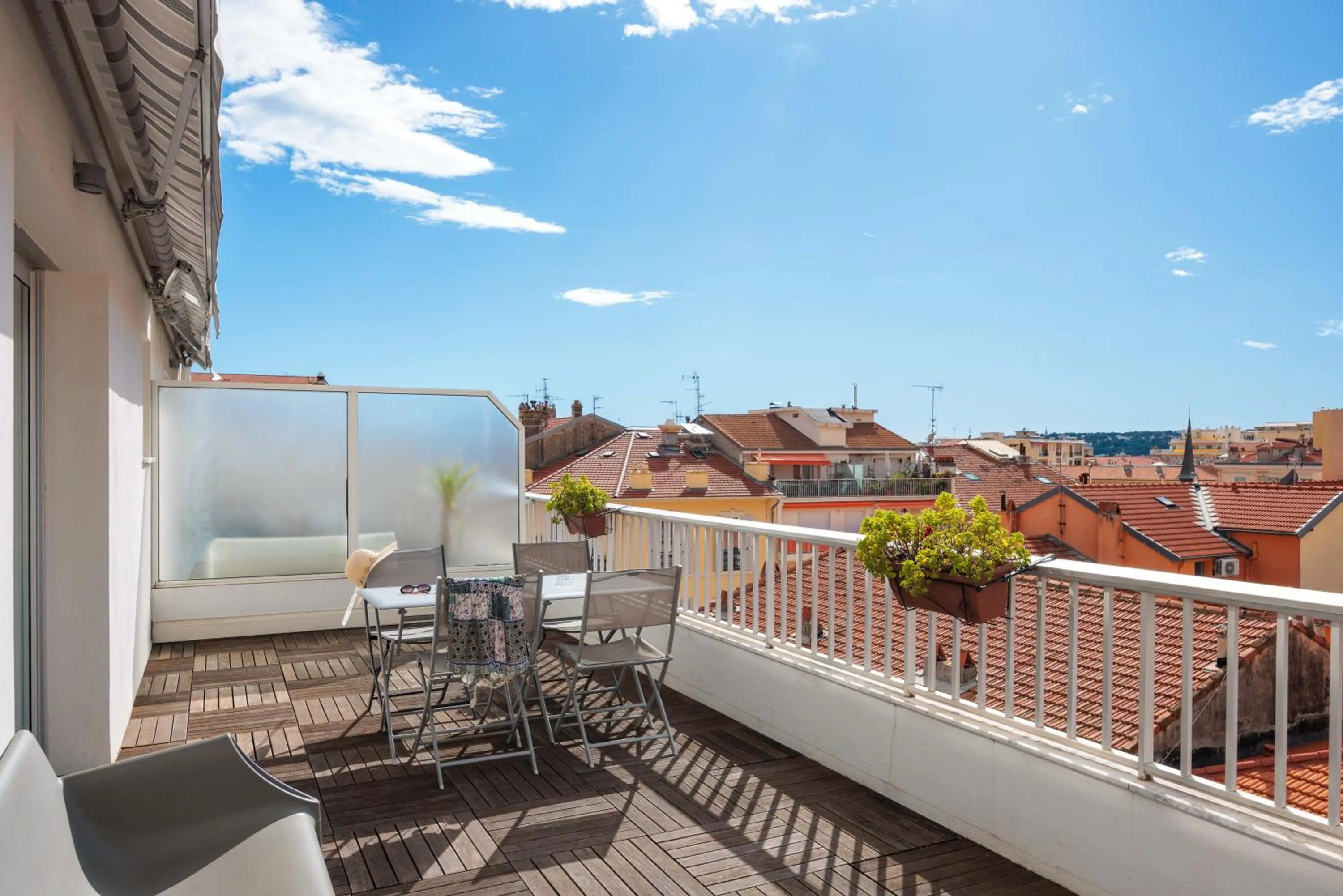 Balcony/Terrace in Ibis Styles Menton Centre