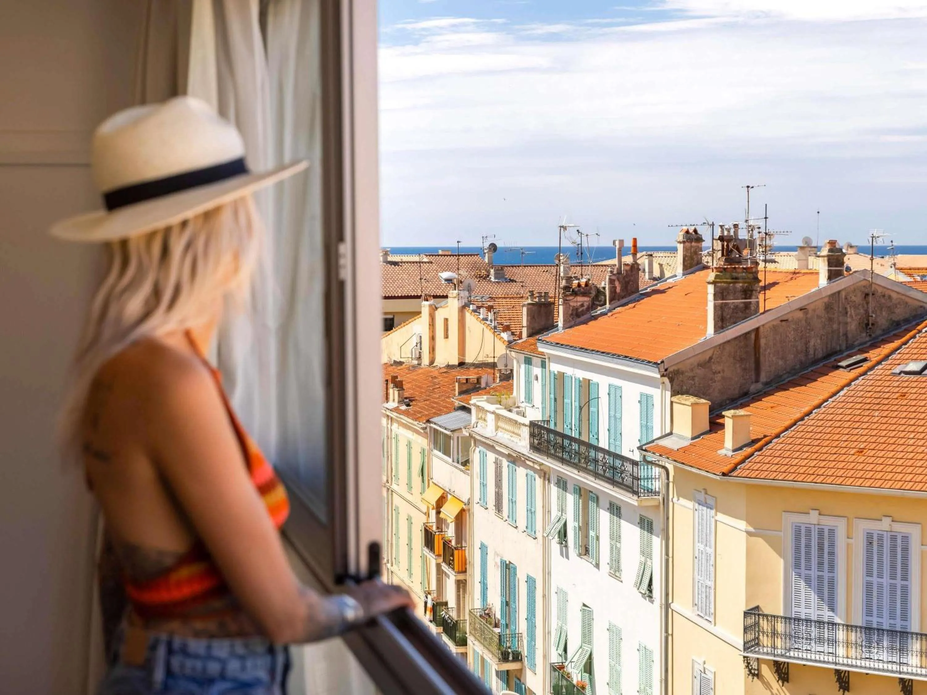 Bedroom in Ibis Styles Menton Centre