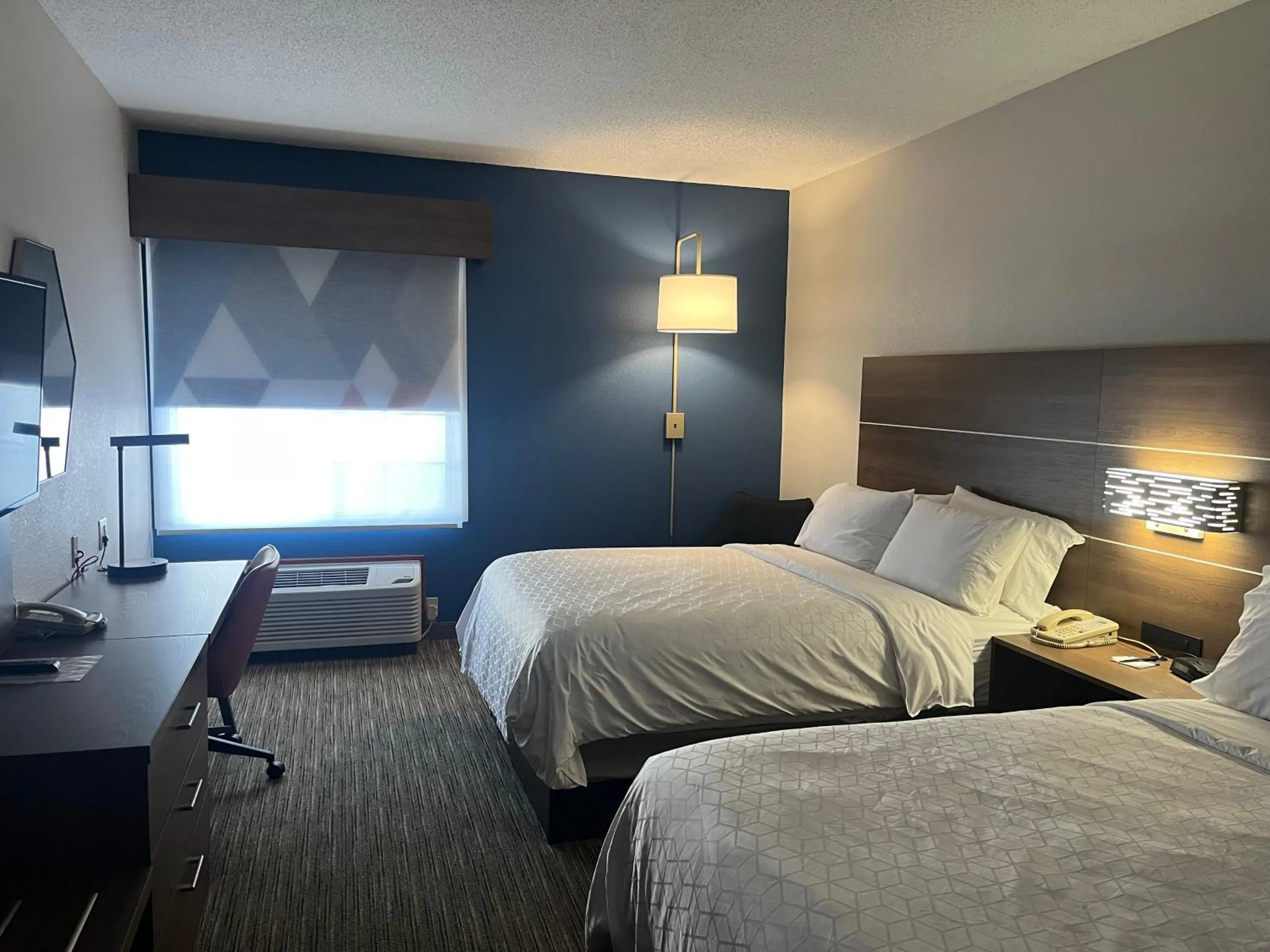 Bed in Holiday Inn Express Henderson by IHG